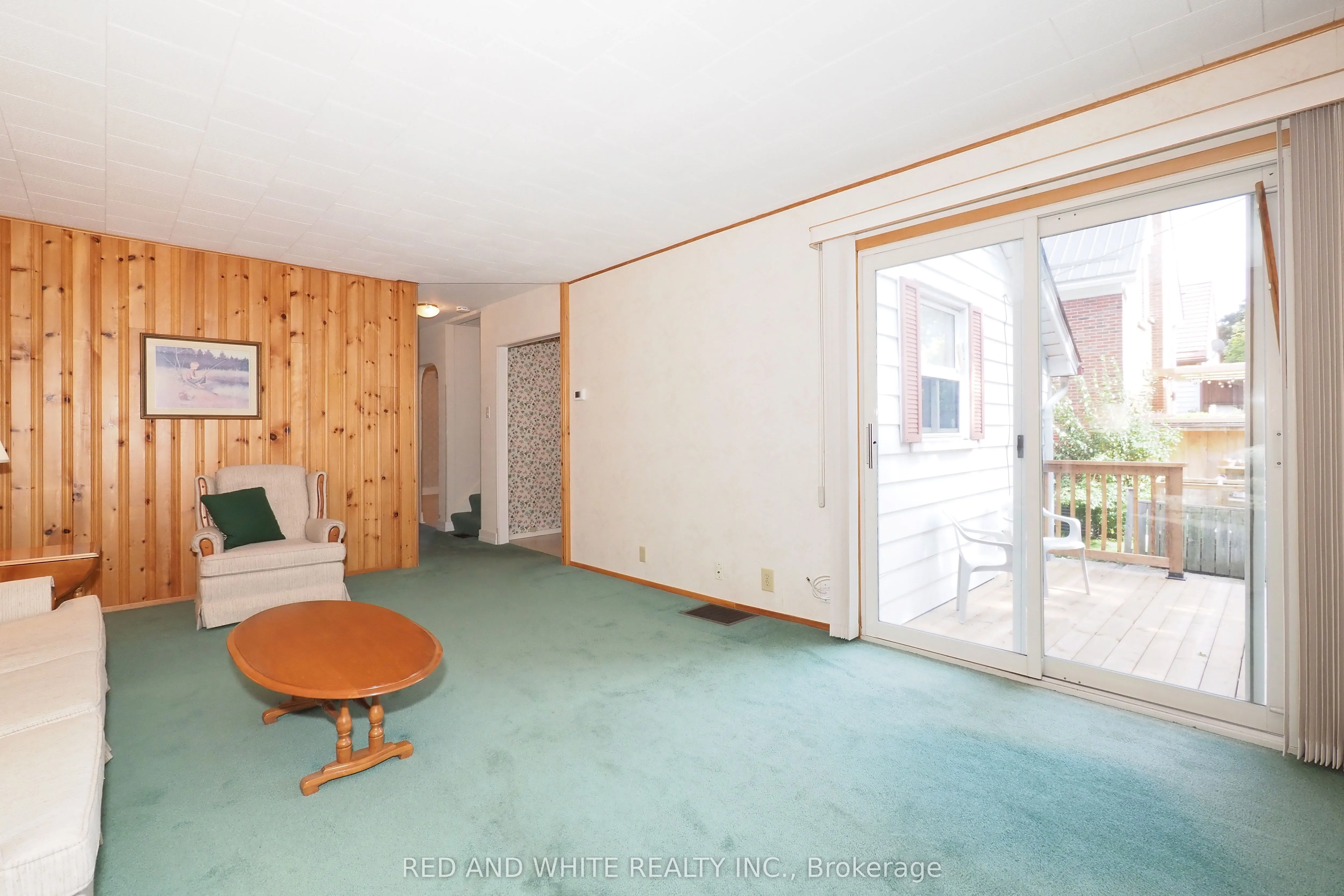 111 North Drive N