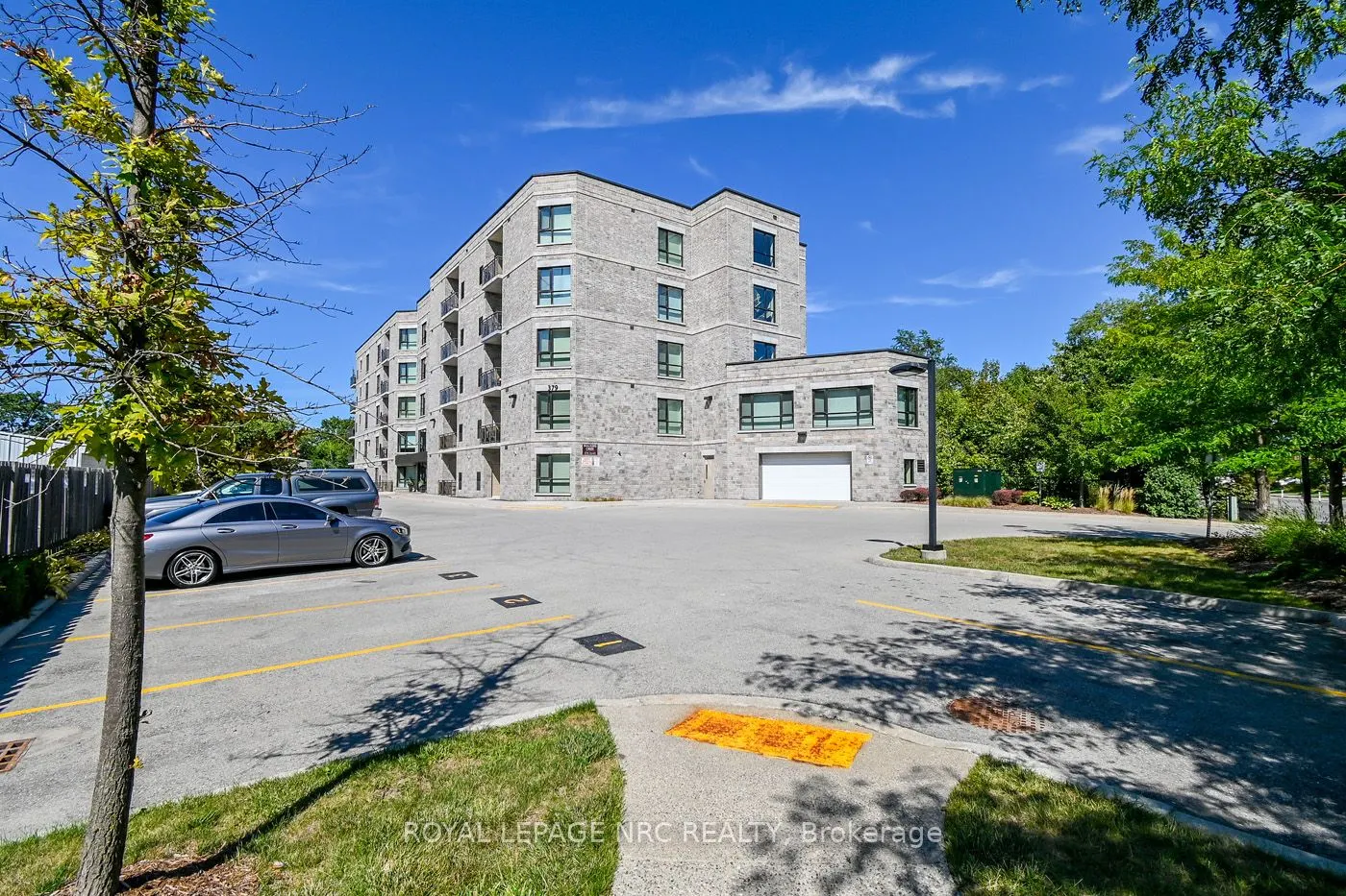 379 SCOTT Street, #404