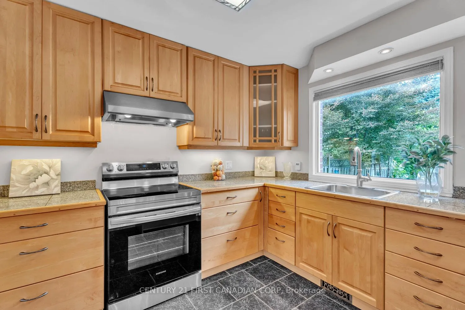 1030 AURORA Court