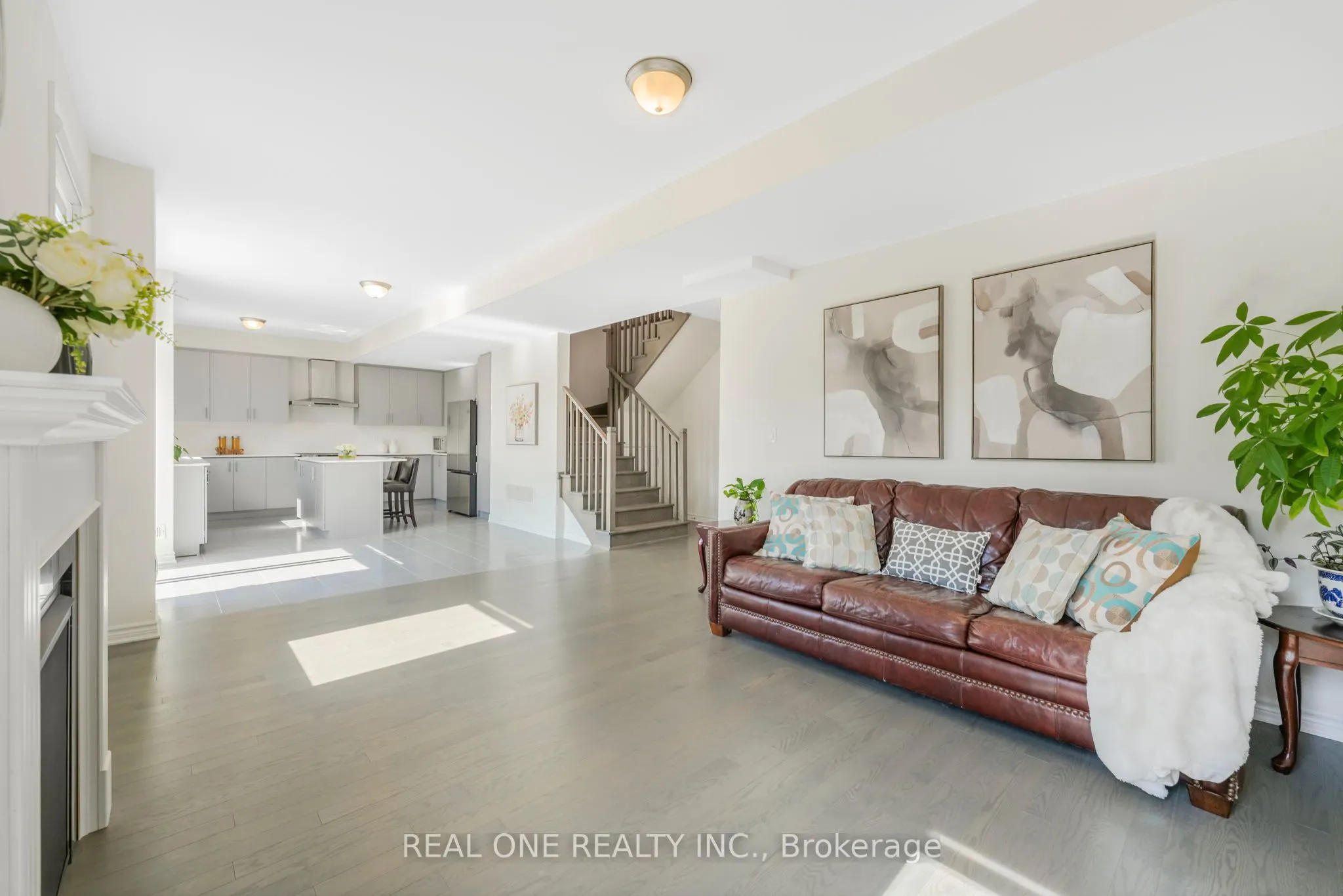 18 ORIOLE Crescent
