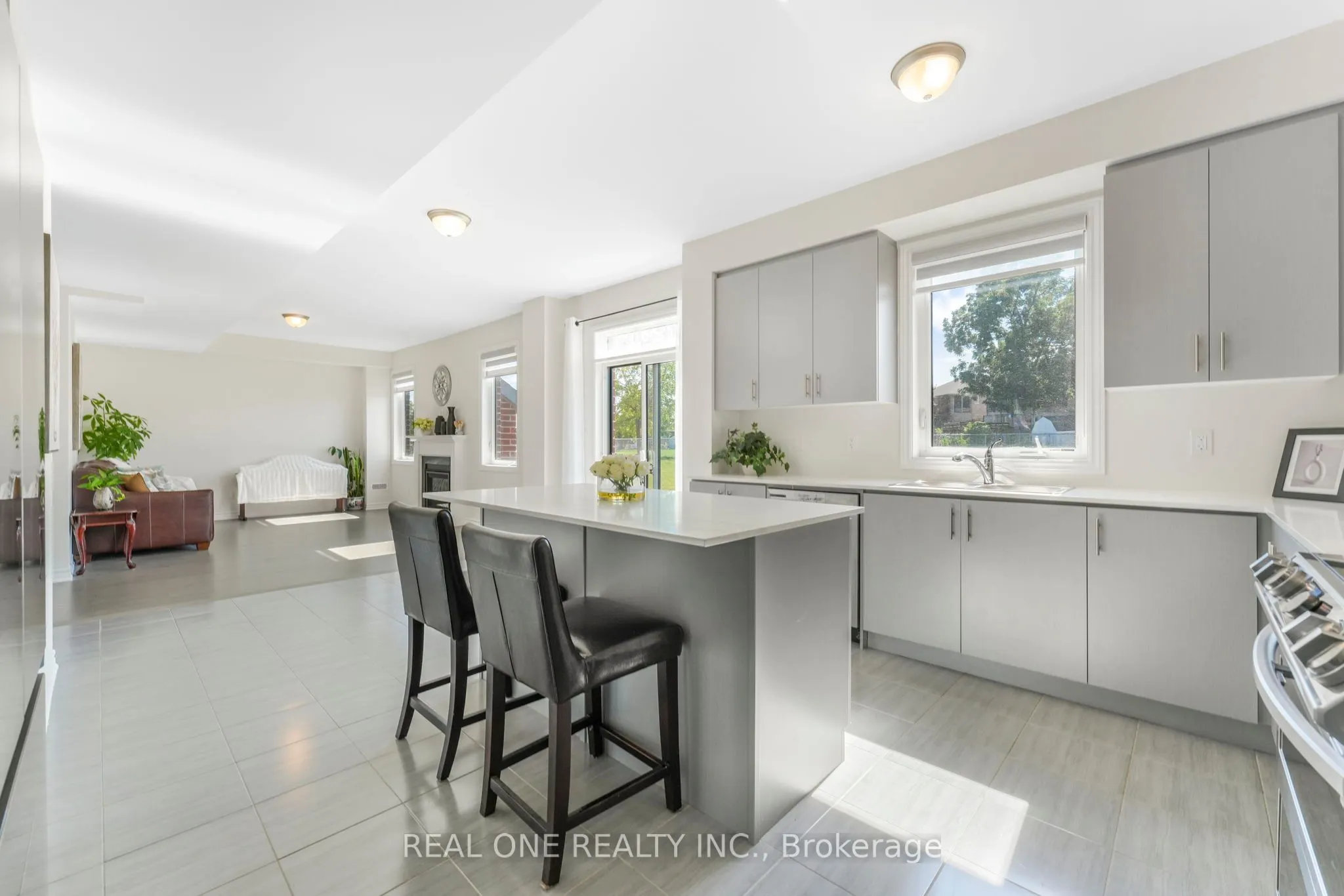 18 ORIOLE Crescent