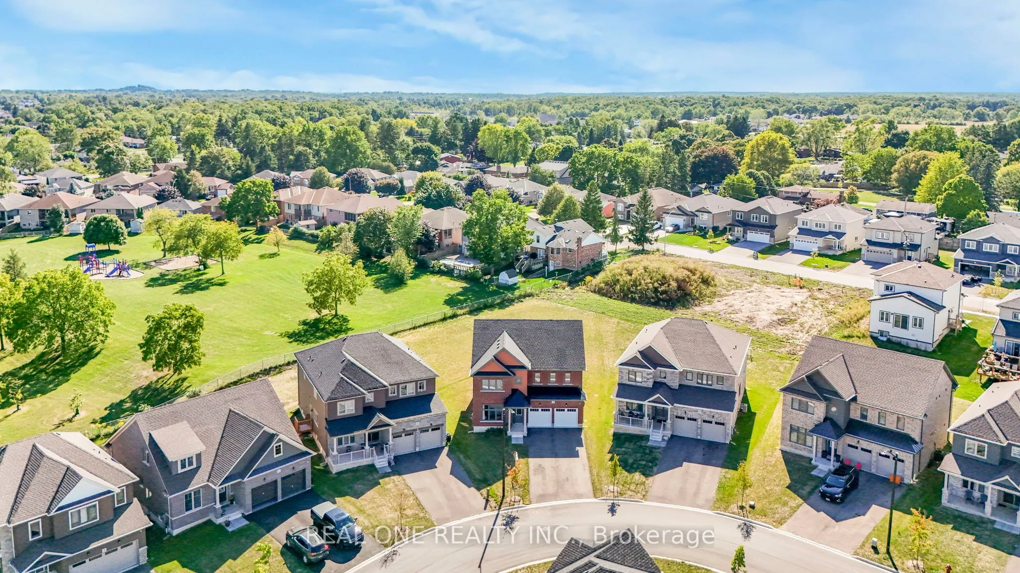 18 ORIOLE Crescent