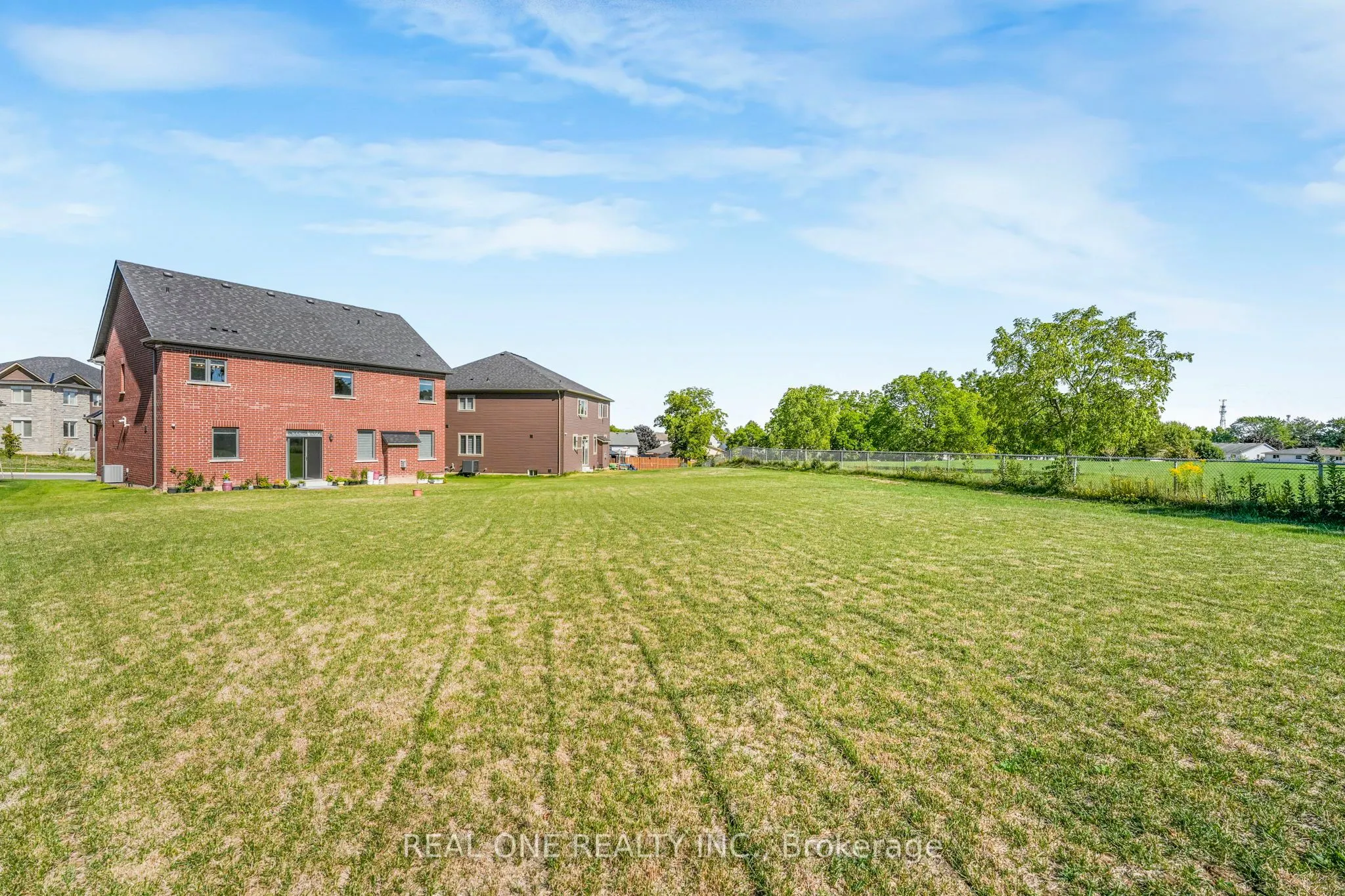 18 ORIOLE Crescent