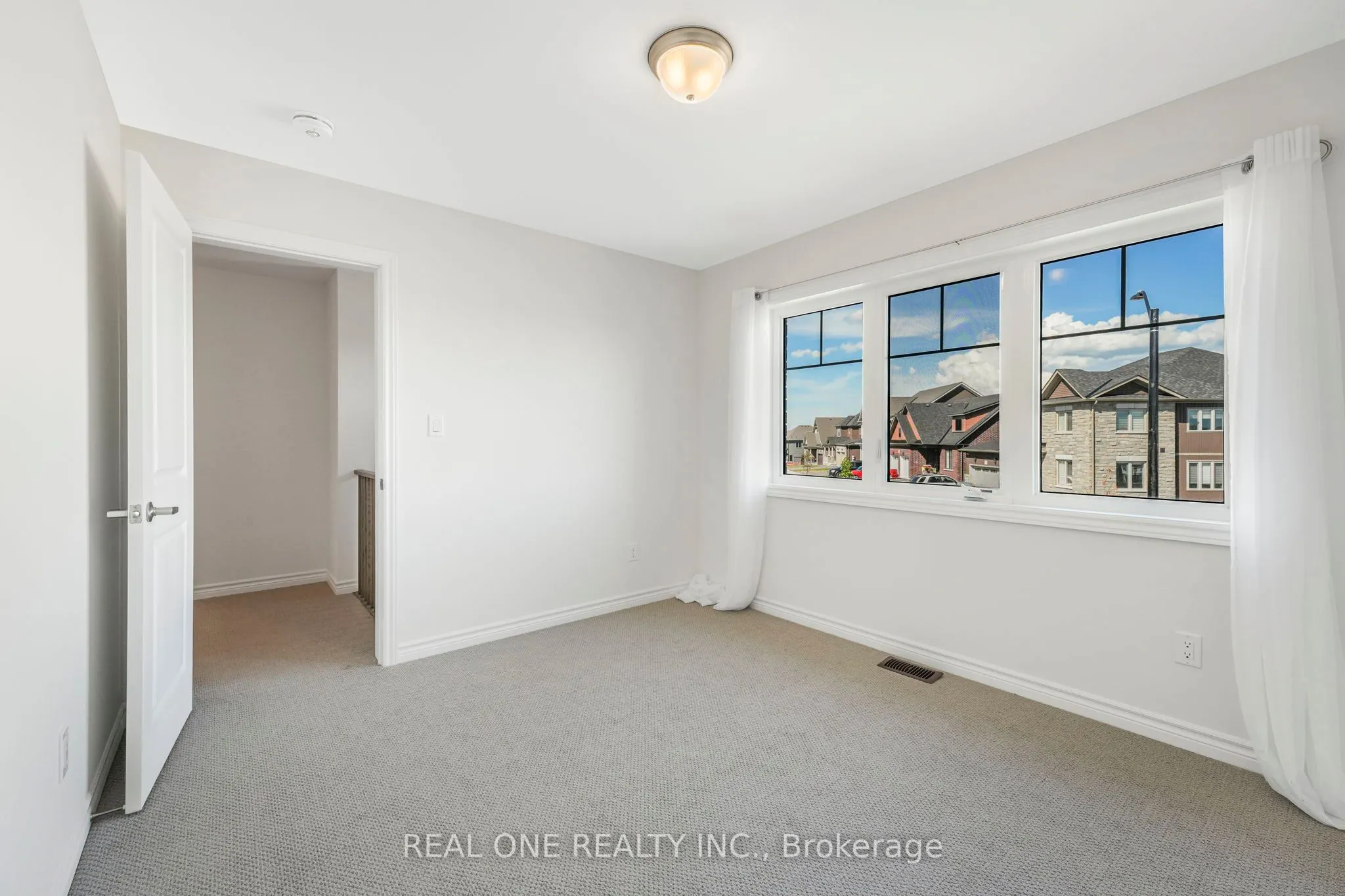 18 ORIOLE Crescent