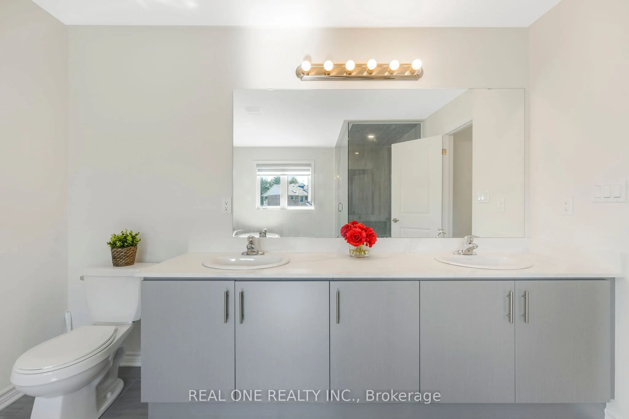 18 ORIOLE Crescent