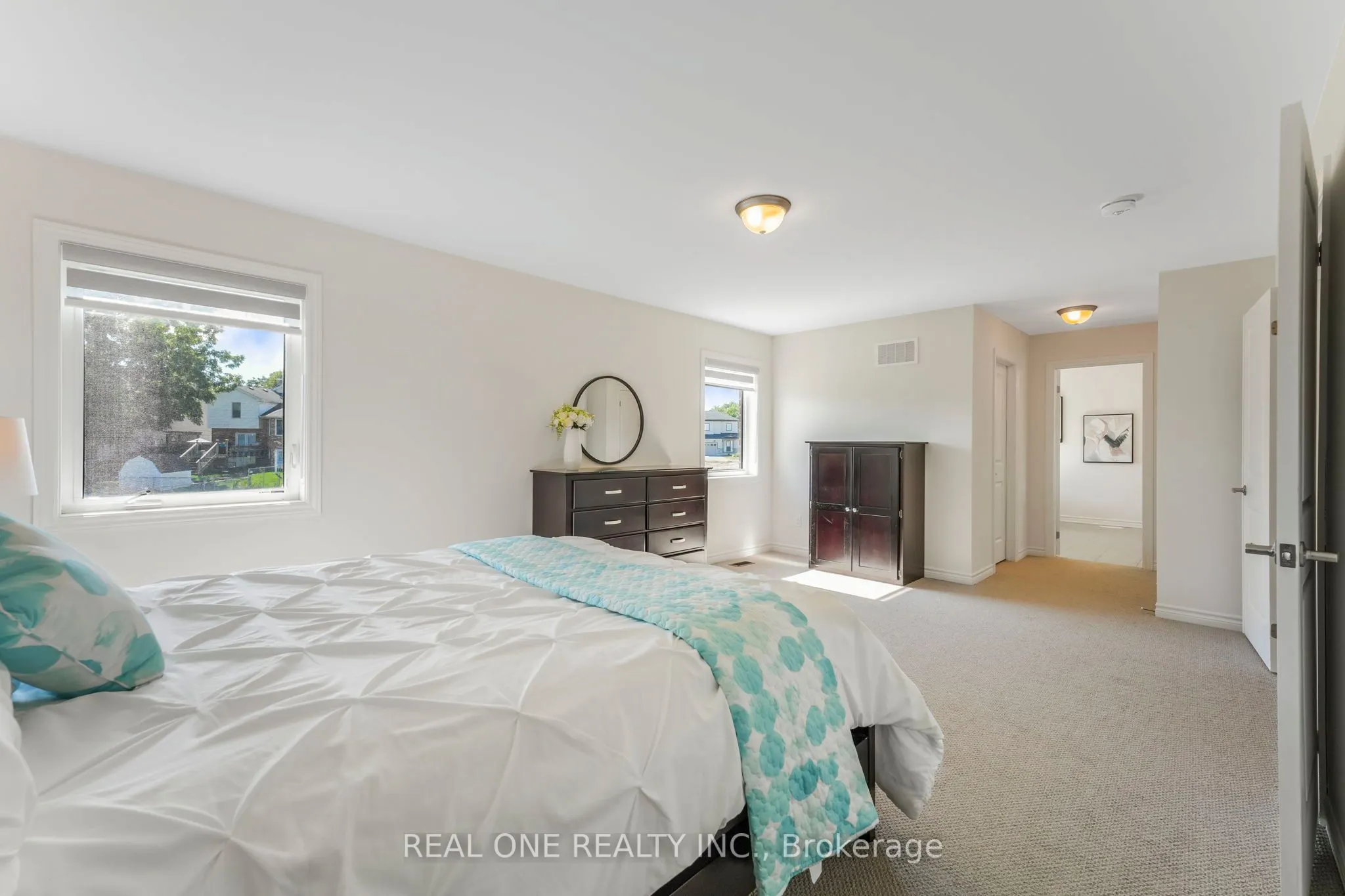 18 ORIOLE Crescent