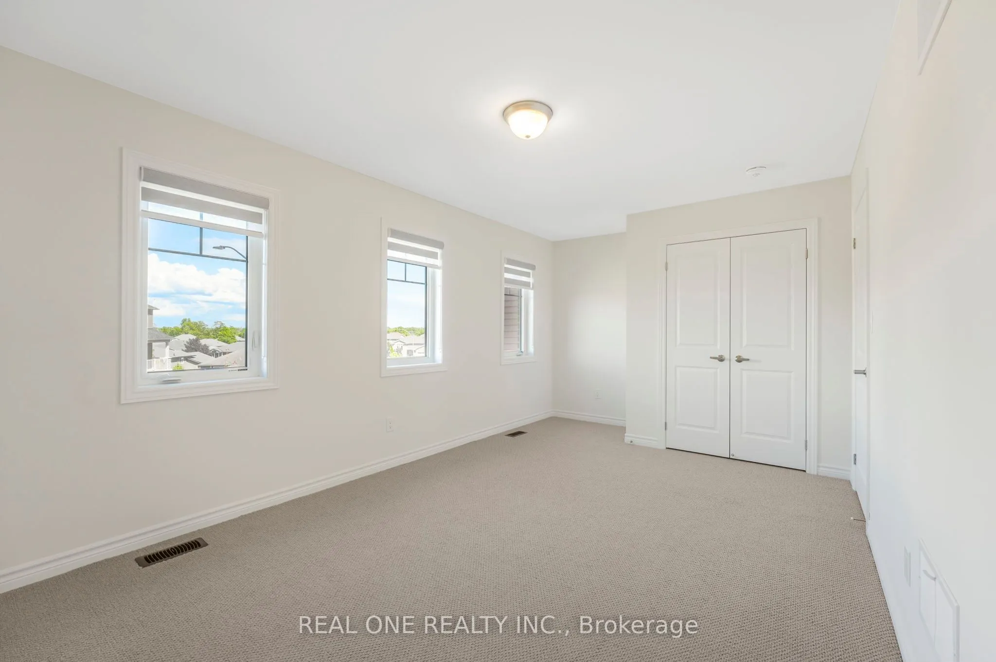 18 ORIOLE Crescent
