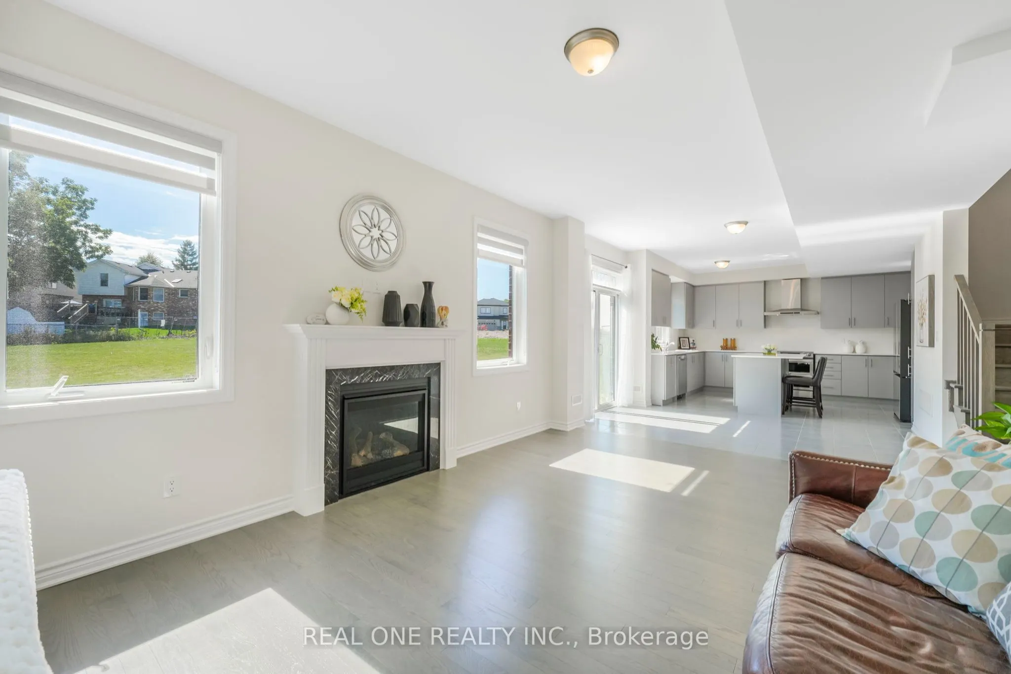 18 ORIOLE Crescent