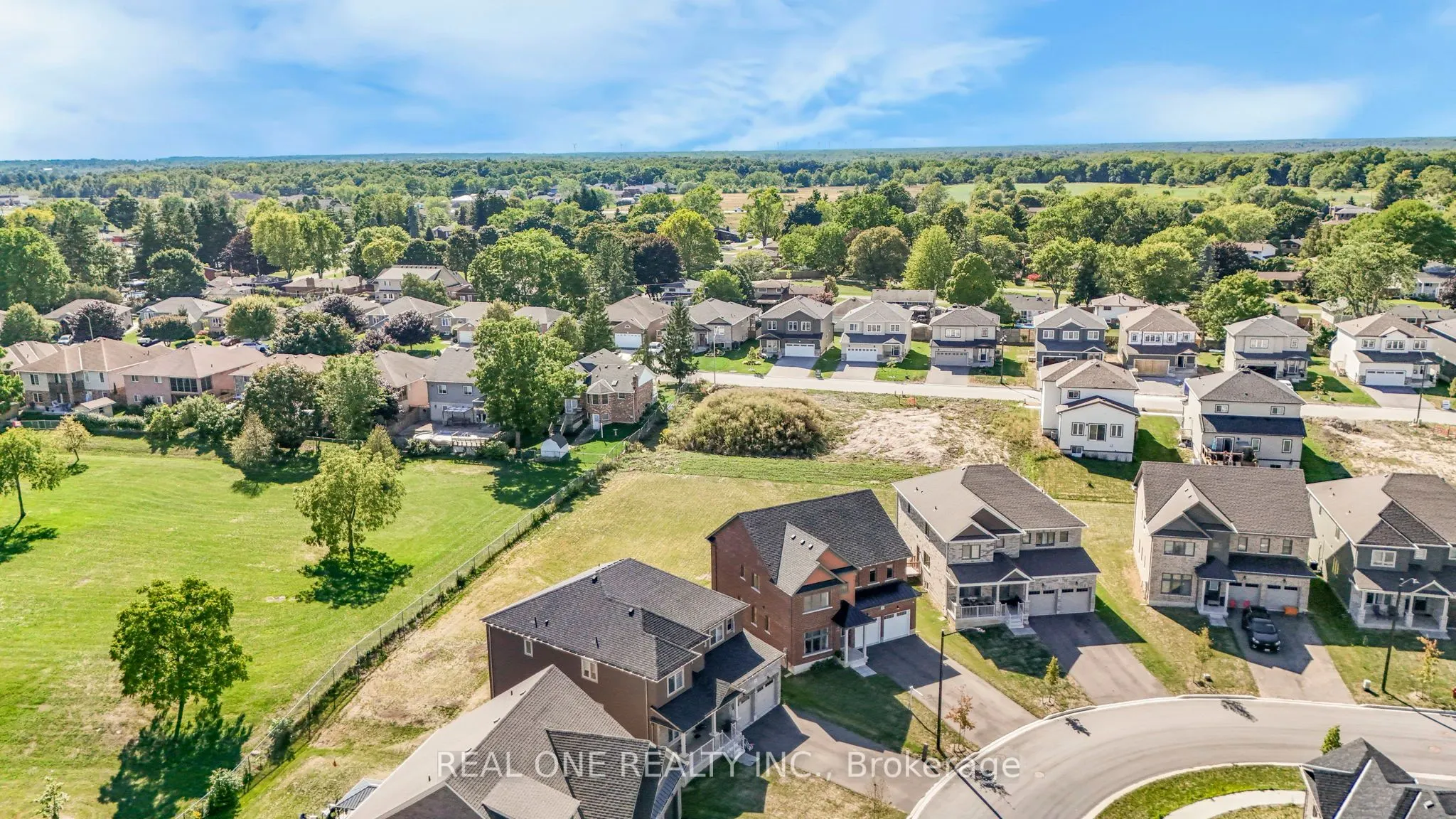 18 ORIOLE Crescent