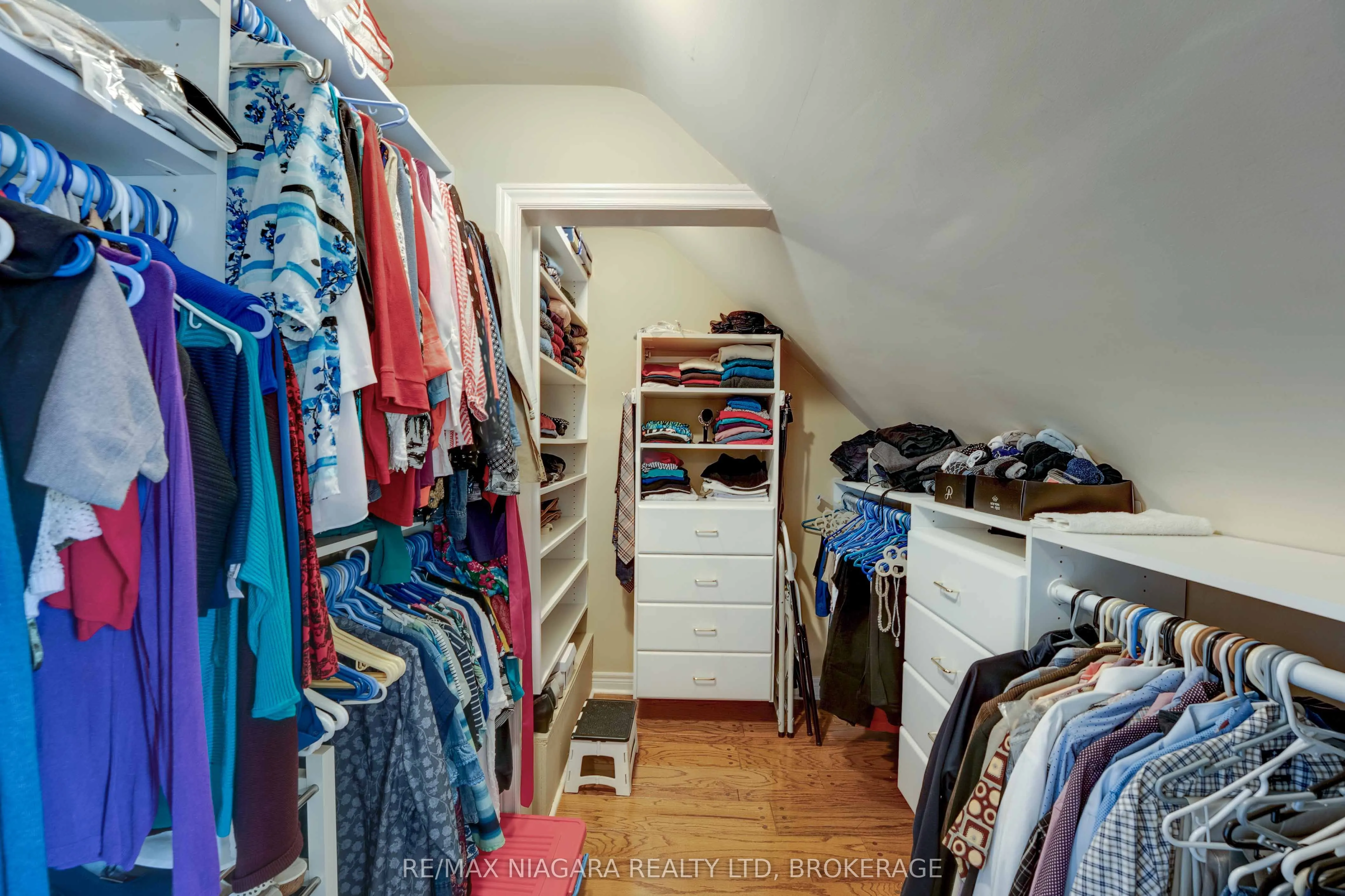 7909 Sarah Street