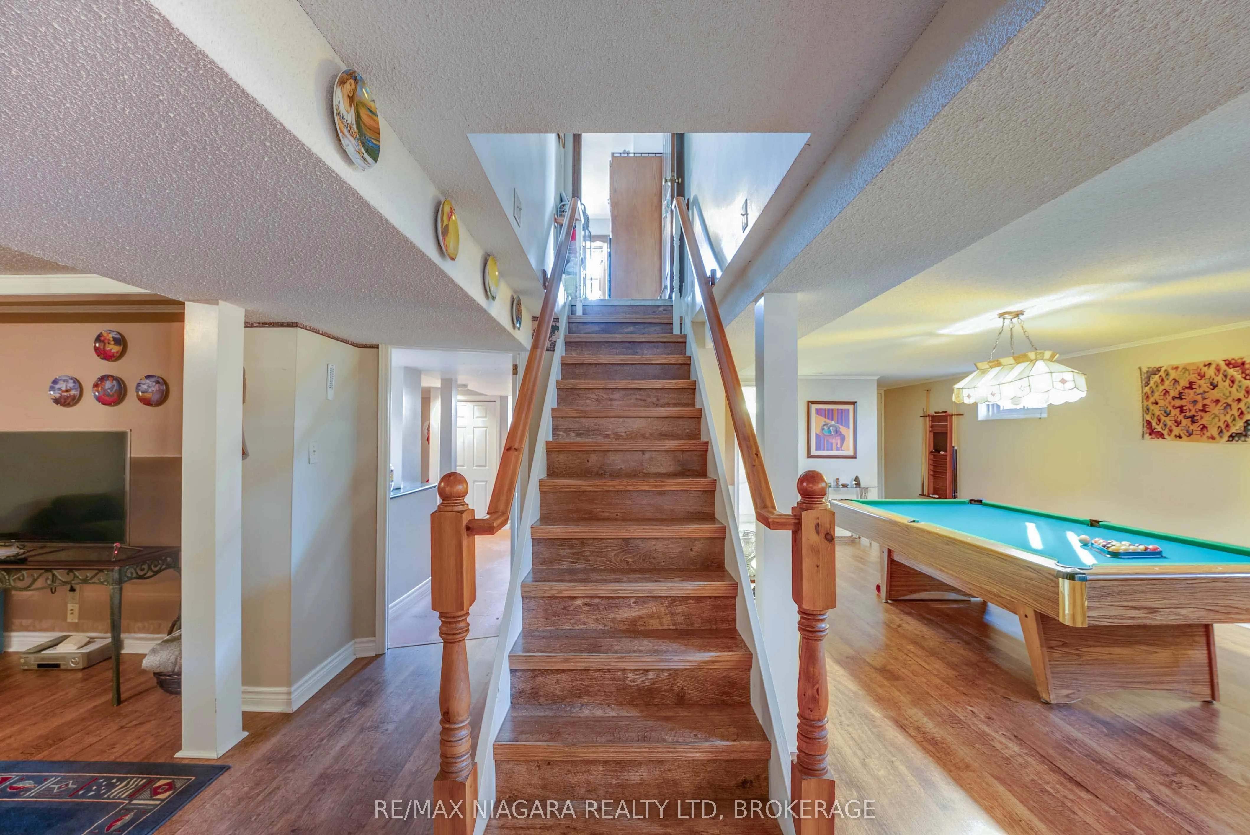 7909 Sarah Street