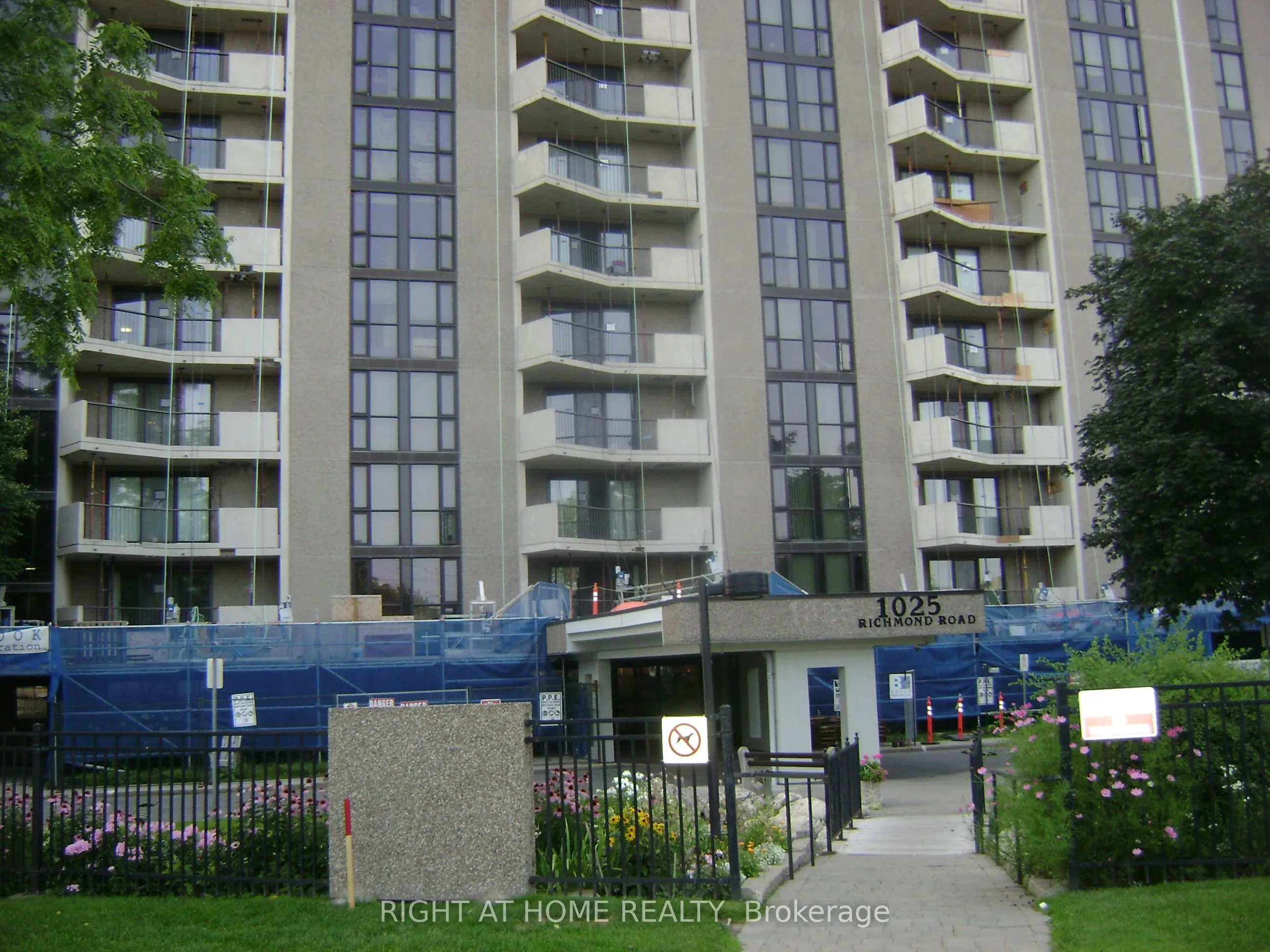 1025 Richmond Road, #408