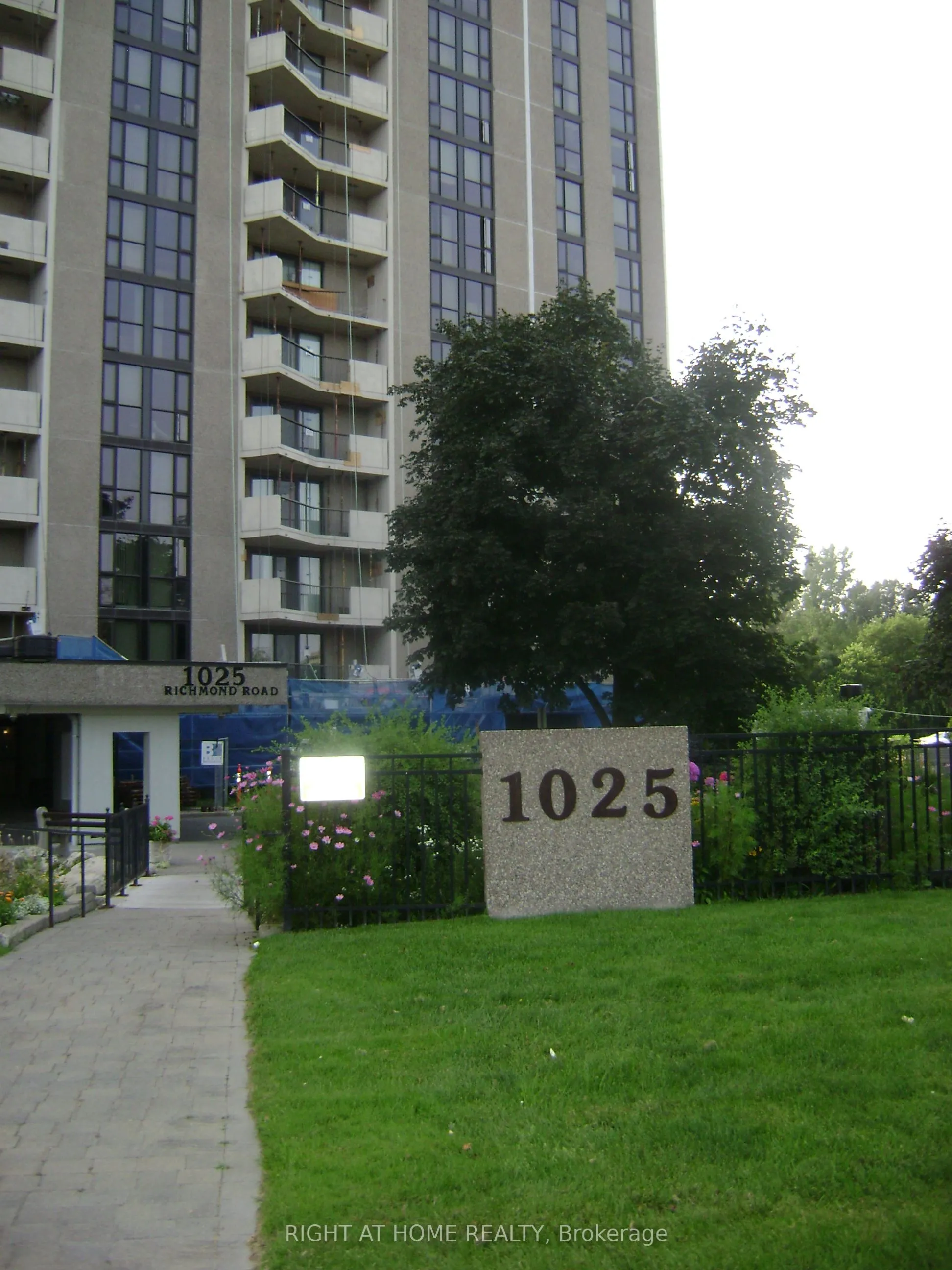 1025 Richmond Road, #408