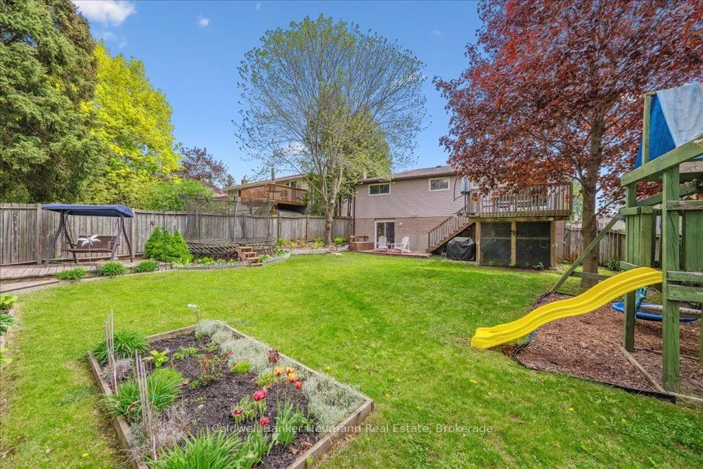 31 Carey Crescent