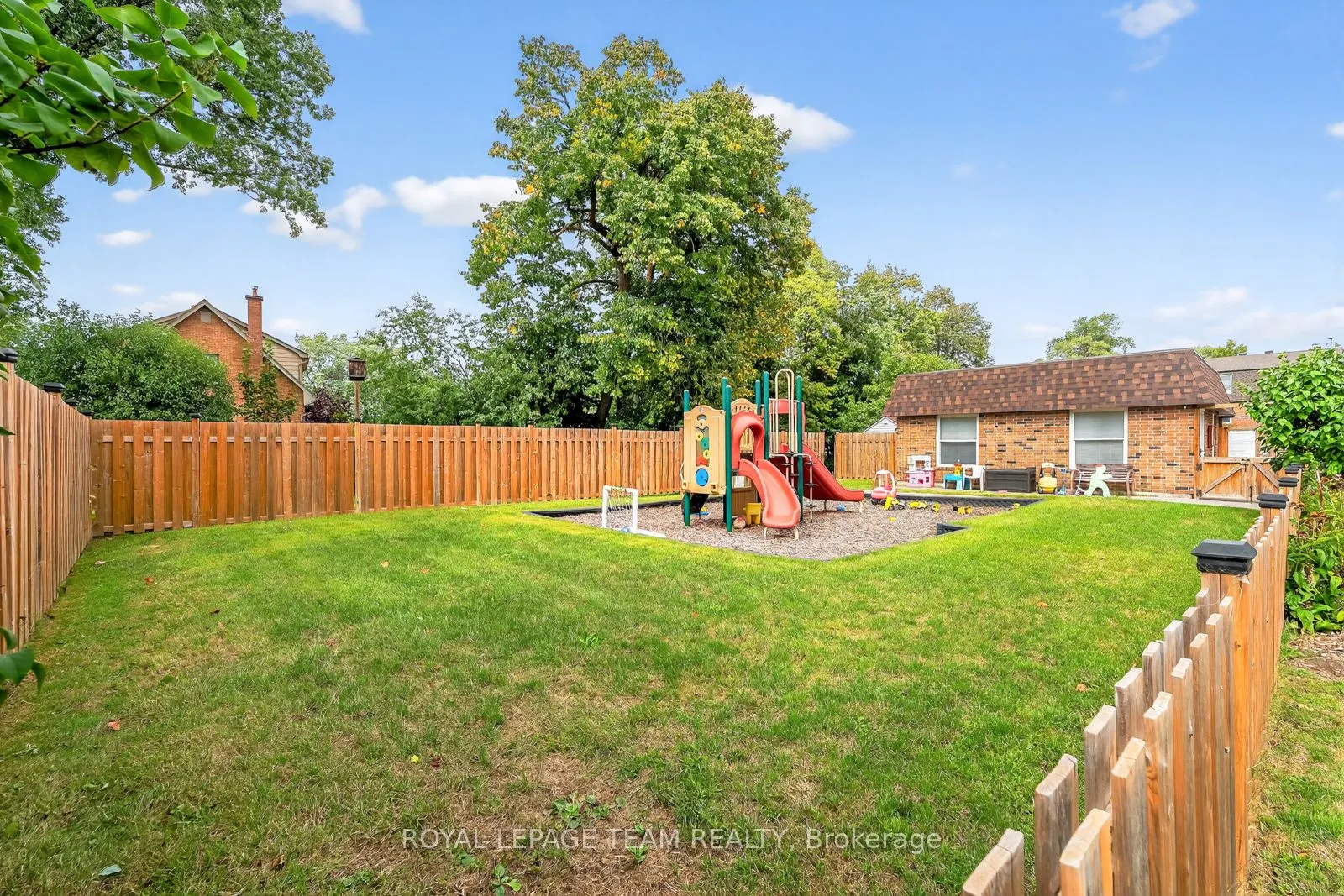 9 Moorside Private, #30