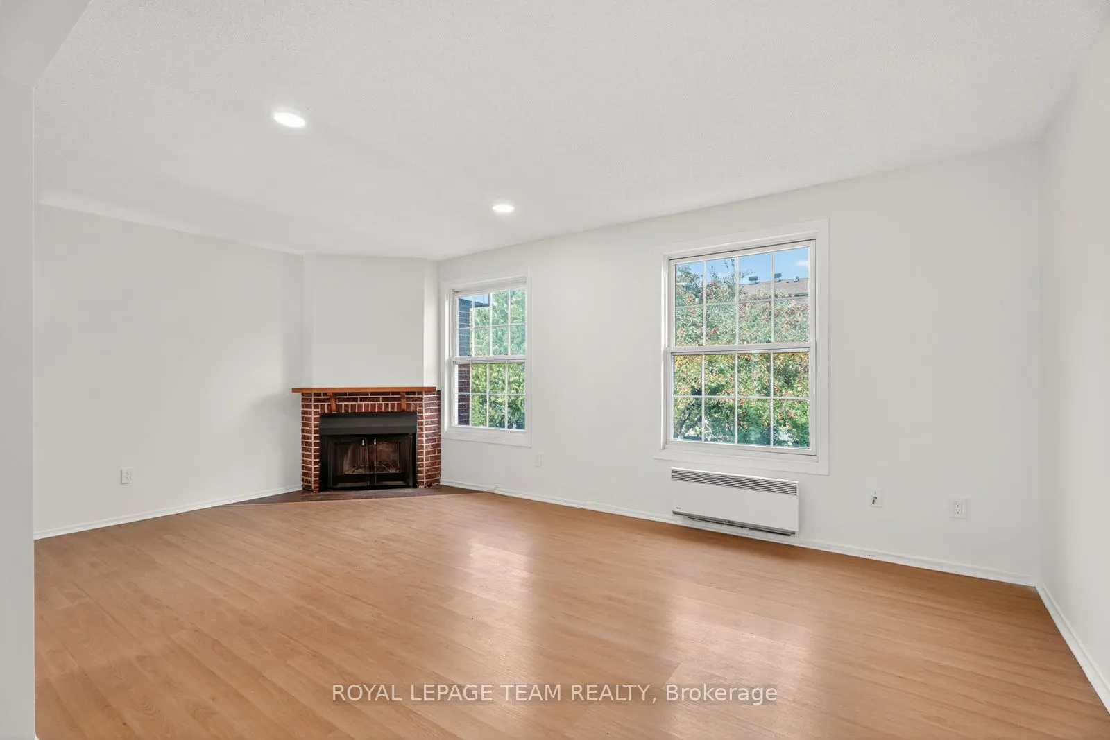 9 Moorside Private, #30