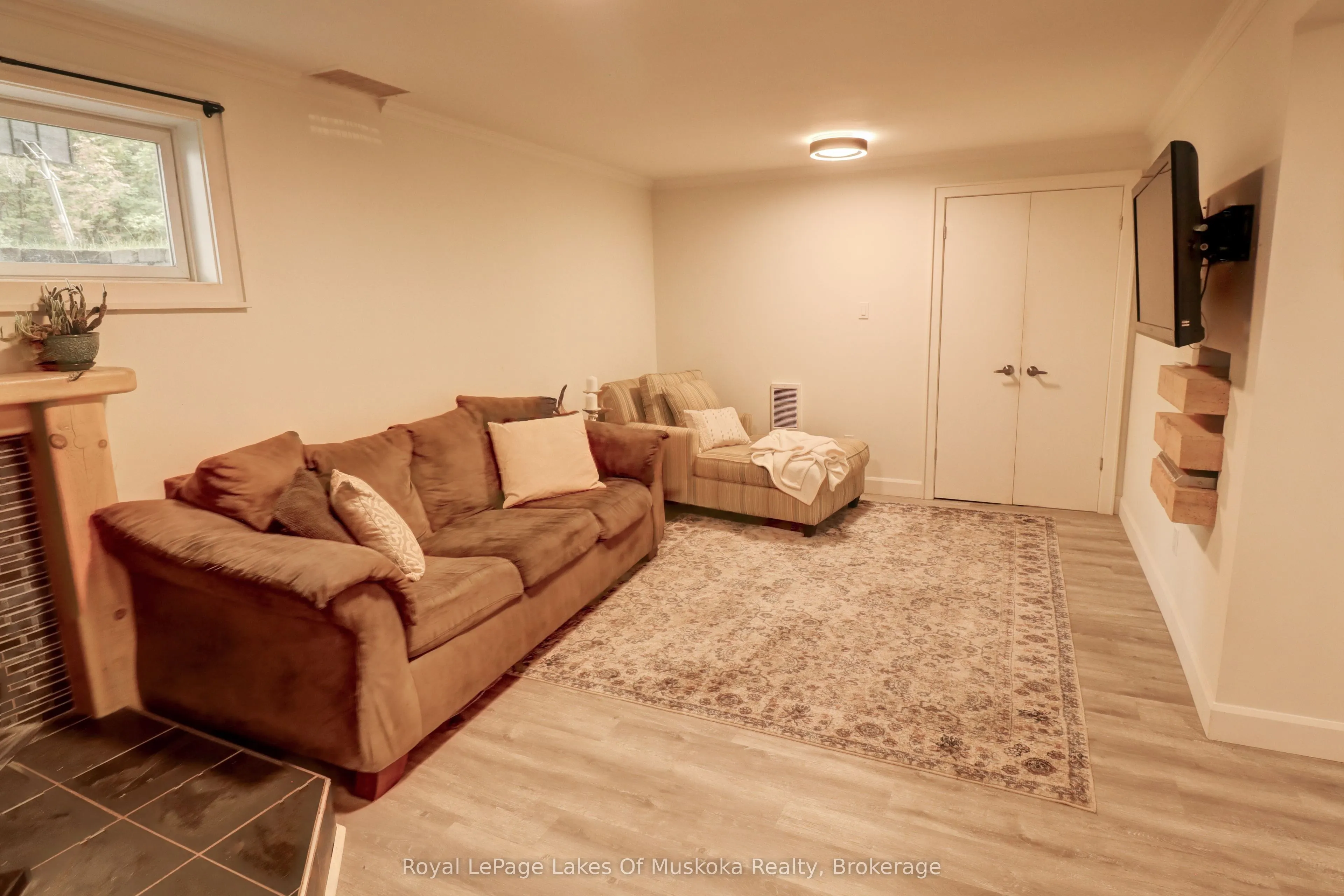 38 Florence Street W