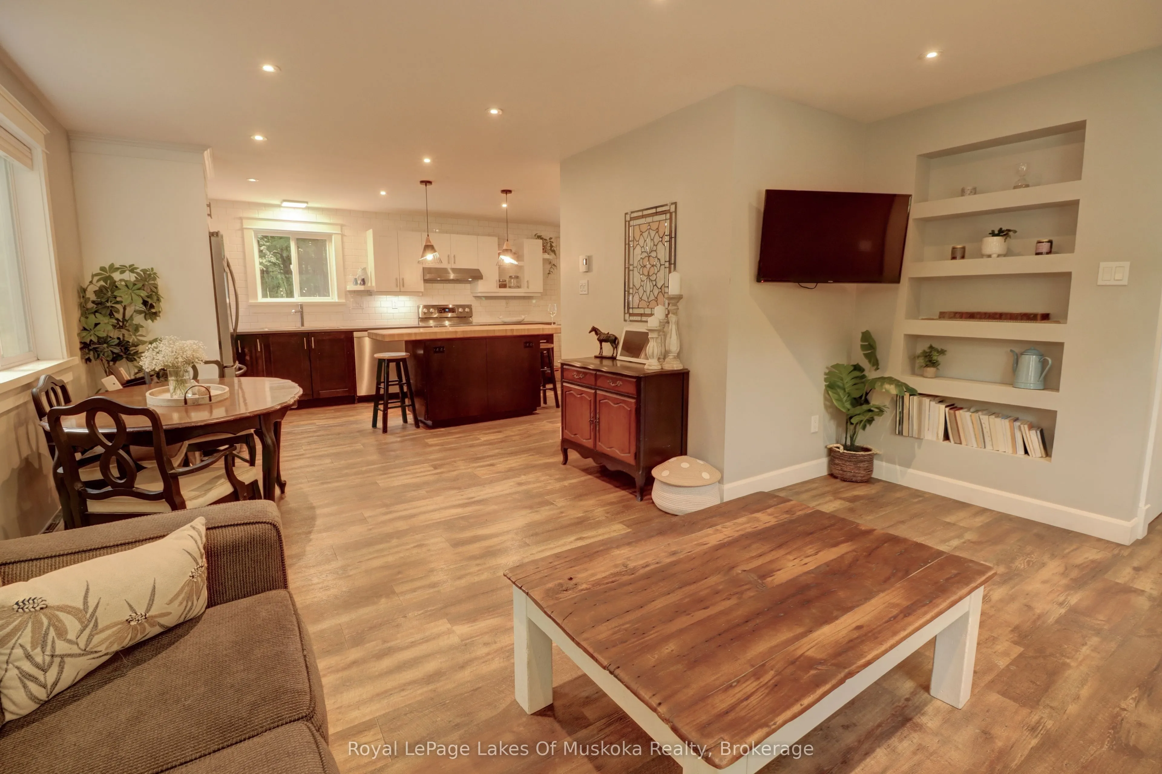 38 Florence Street W