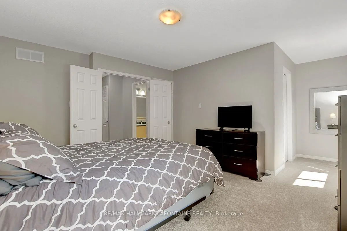 446 Lawler Crescent