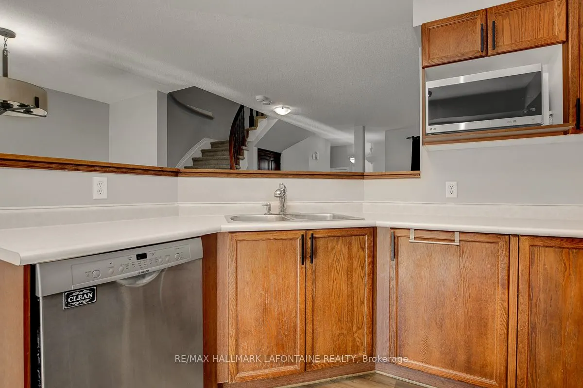 446 Lawler Crescent