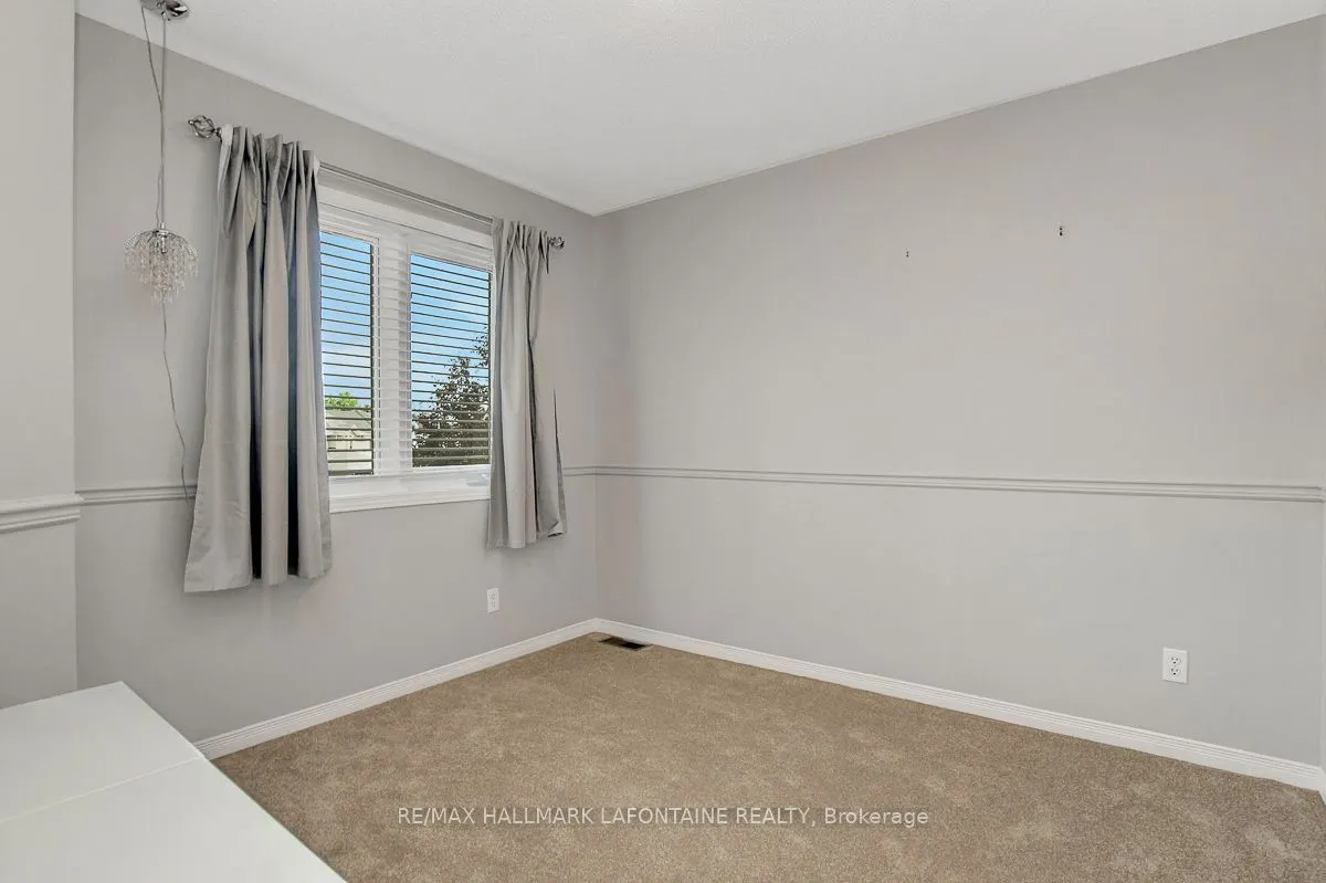 446 Lawler Crescent