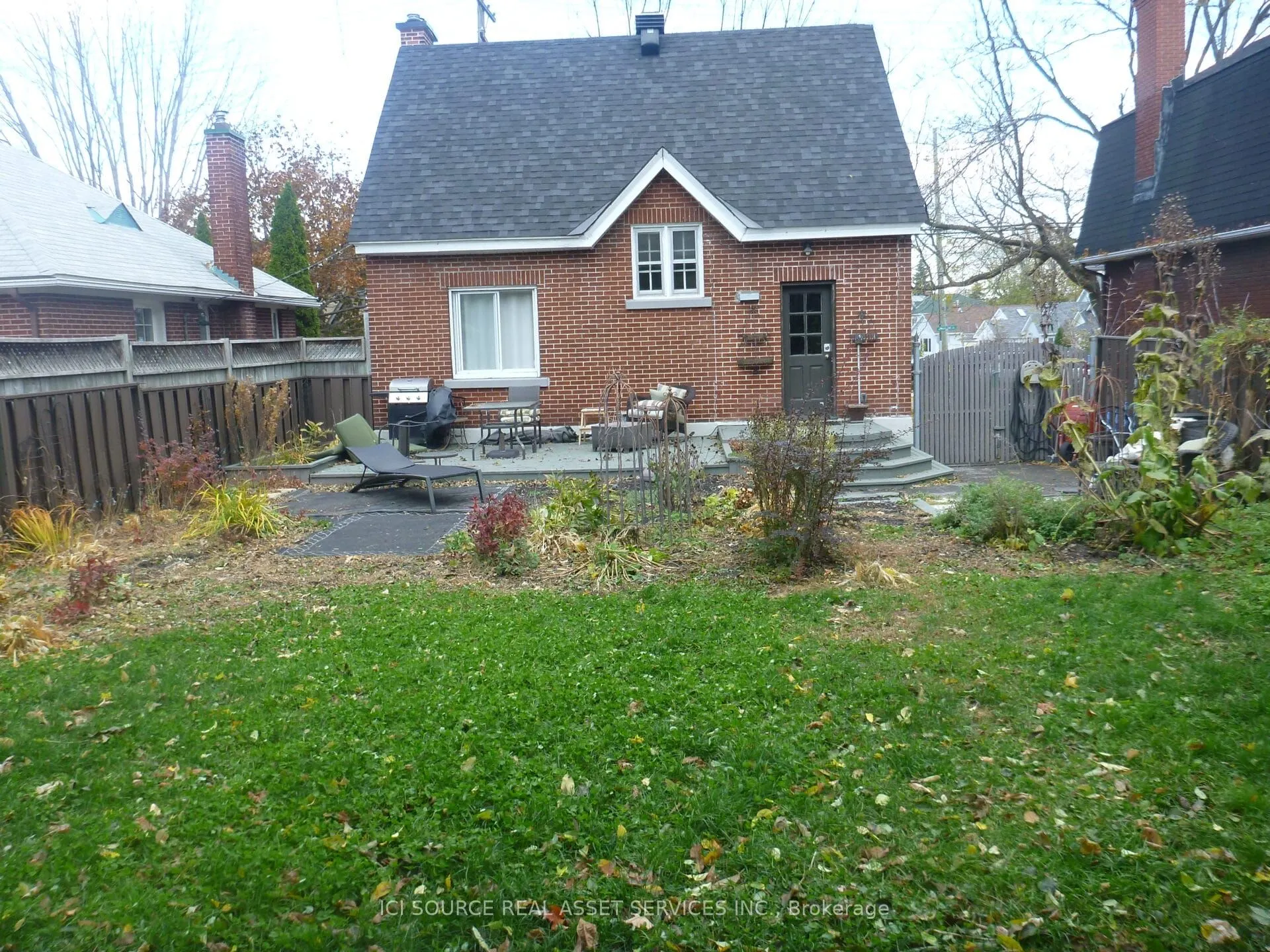 40 Marlowe Crescent