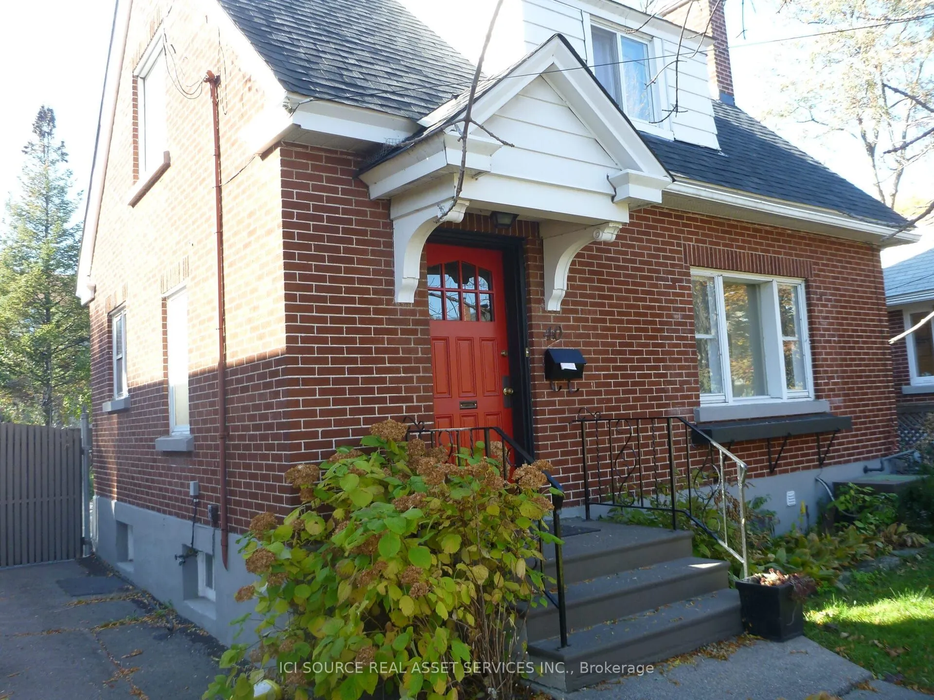 40 Marlowe Crescent