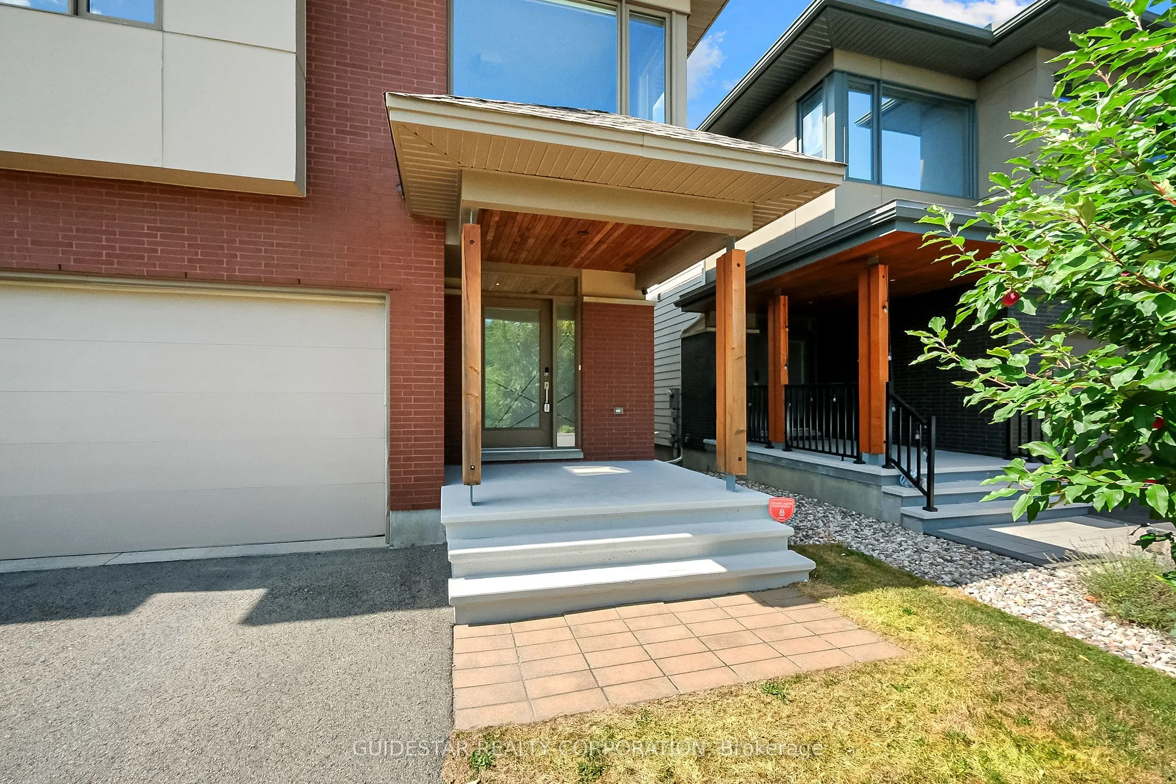 620 Bridleglen Crescent