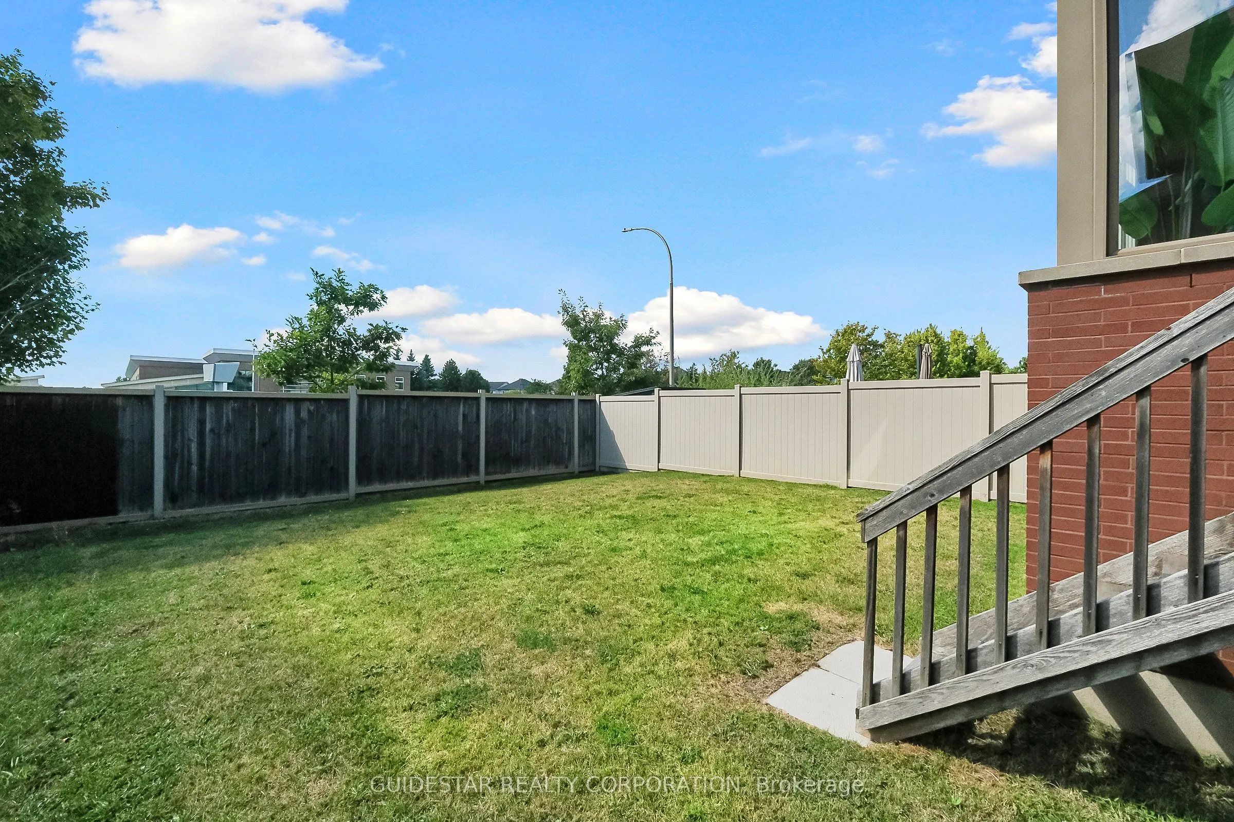 620 Bridleglen Crescent
