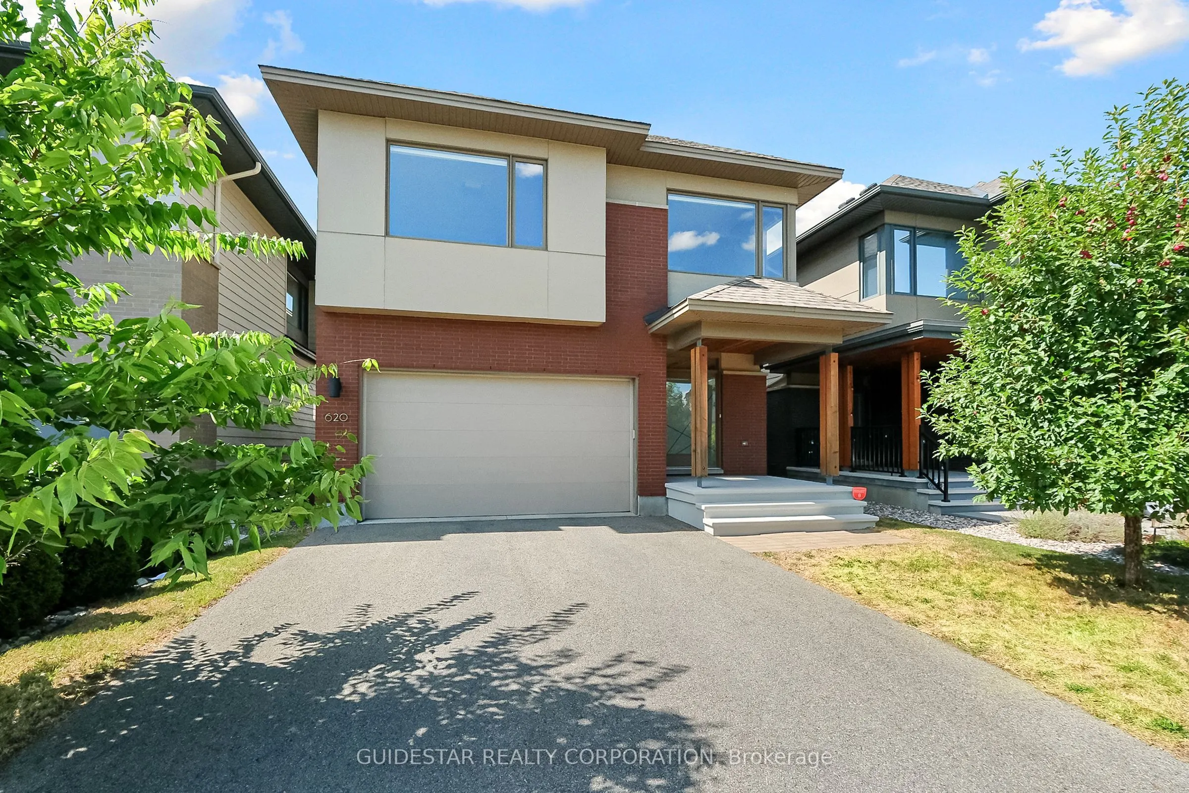 620 Bridleglen Crescent