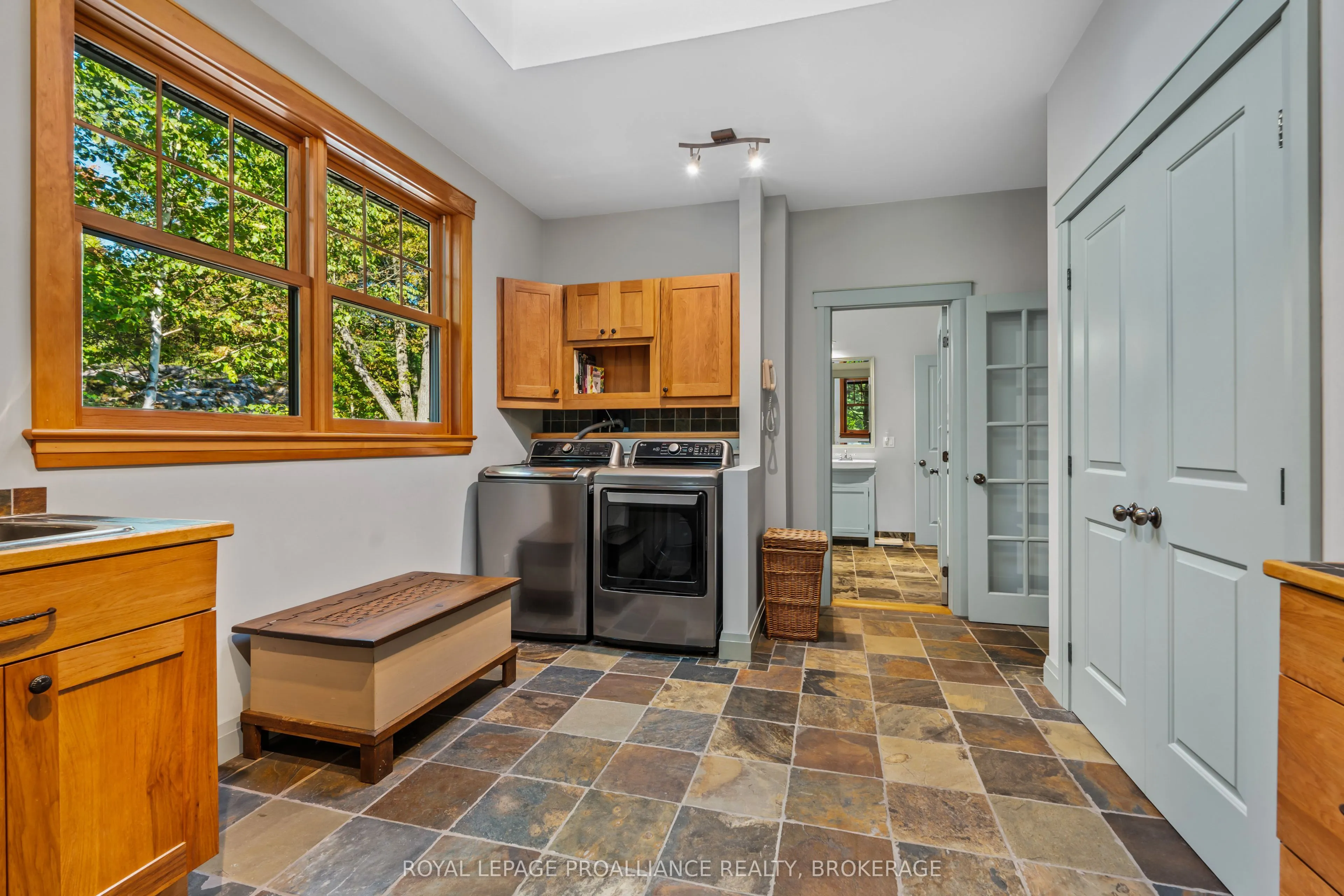 216 Tumbledown Road