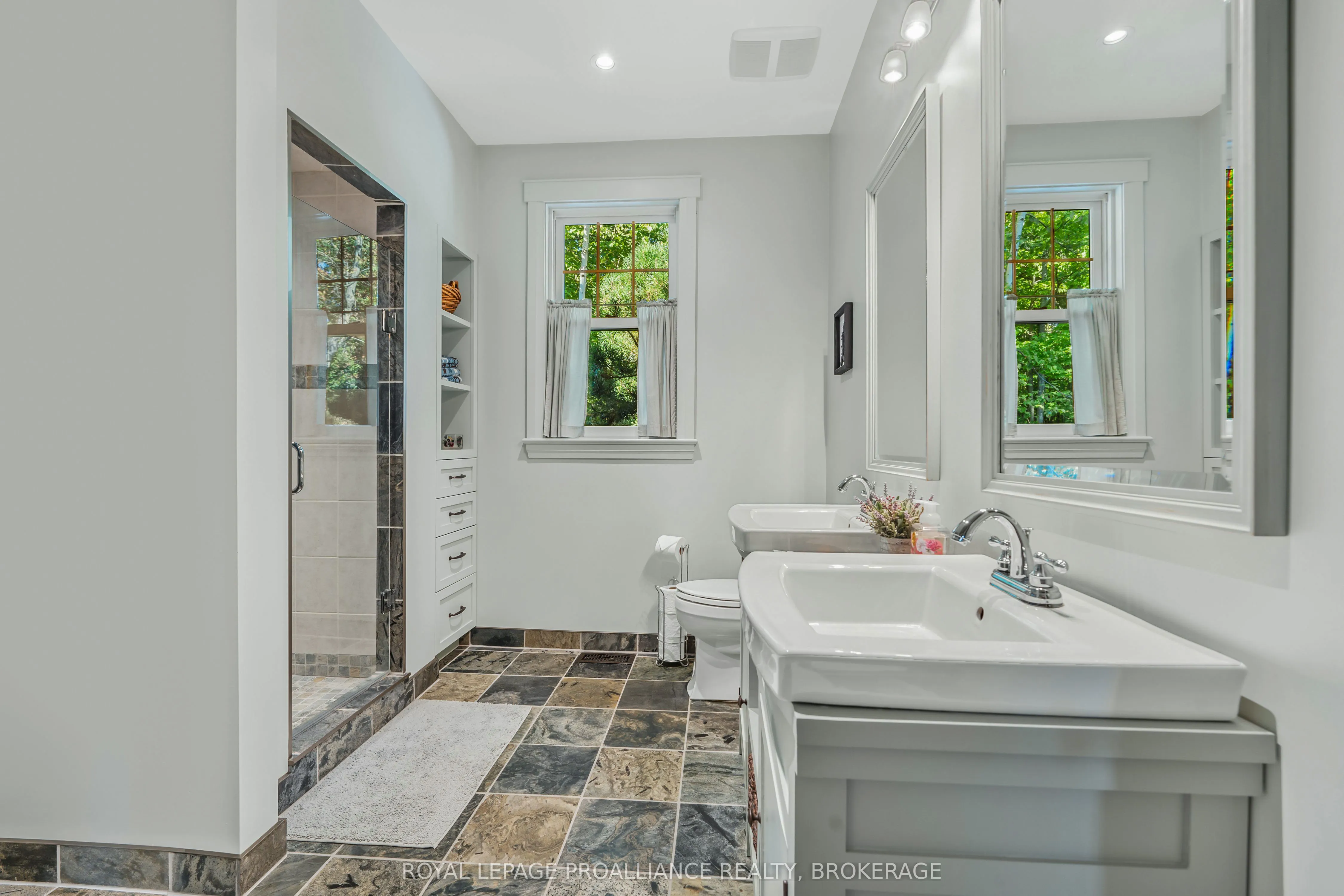 216 Tumbledown Road