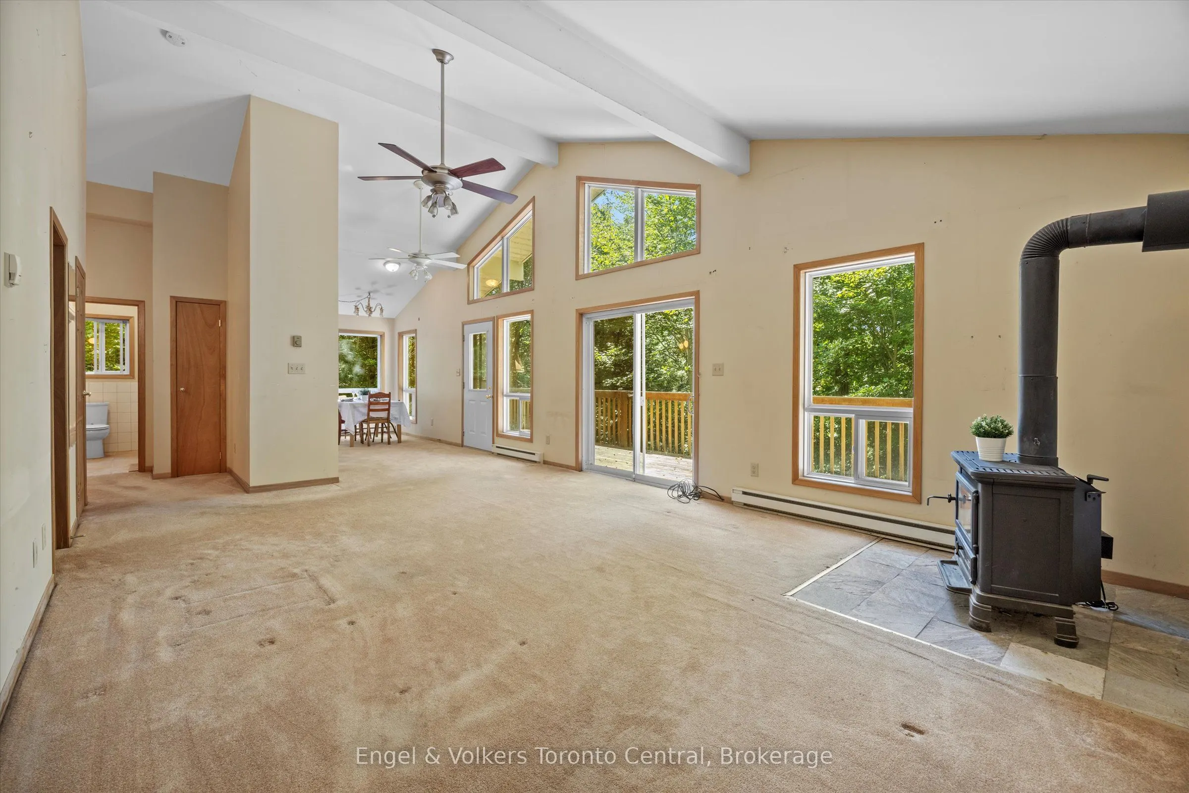 13 HICKORY Crescent