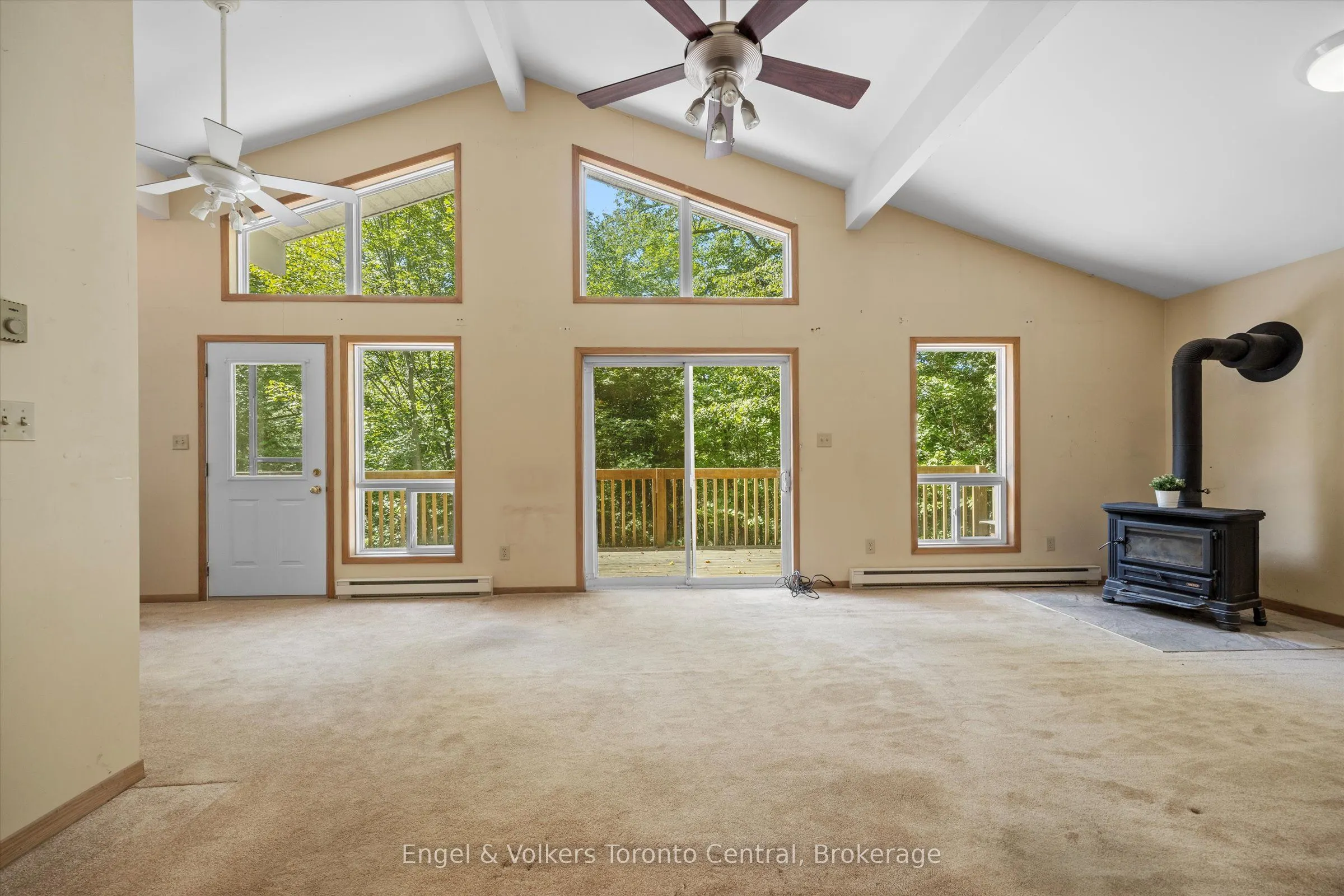 13 HICKORY Crescent