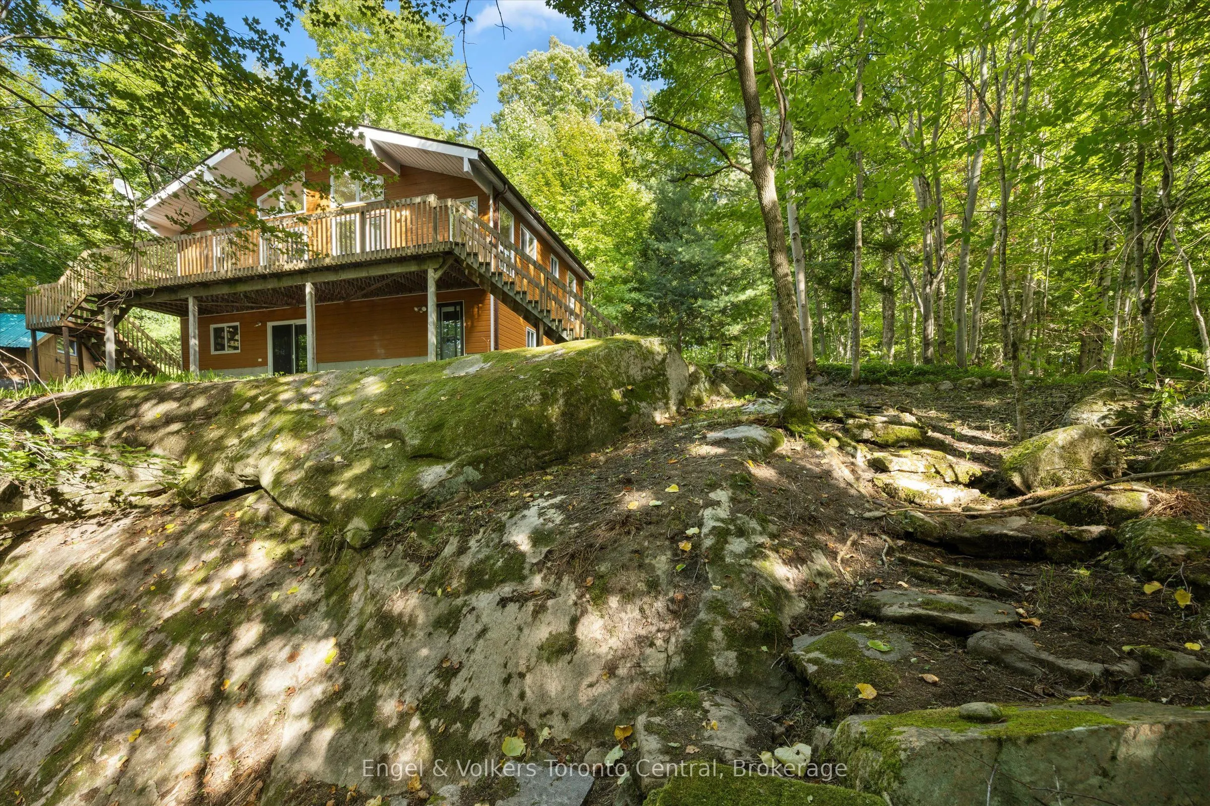 13 HICKORY Crescent