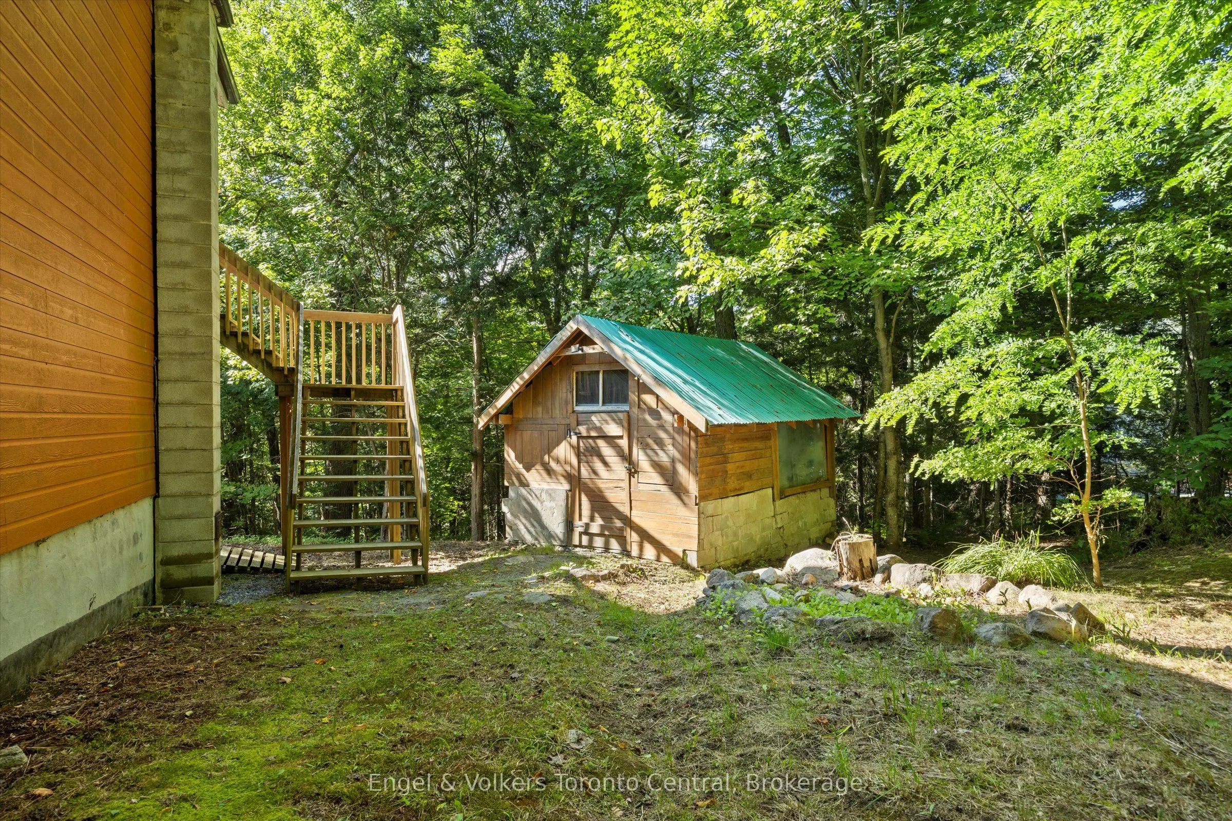 13 HICKORY Crescent