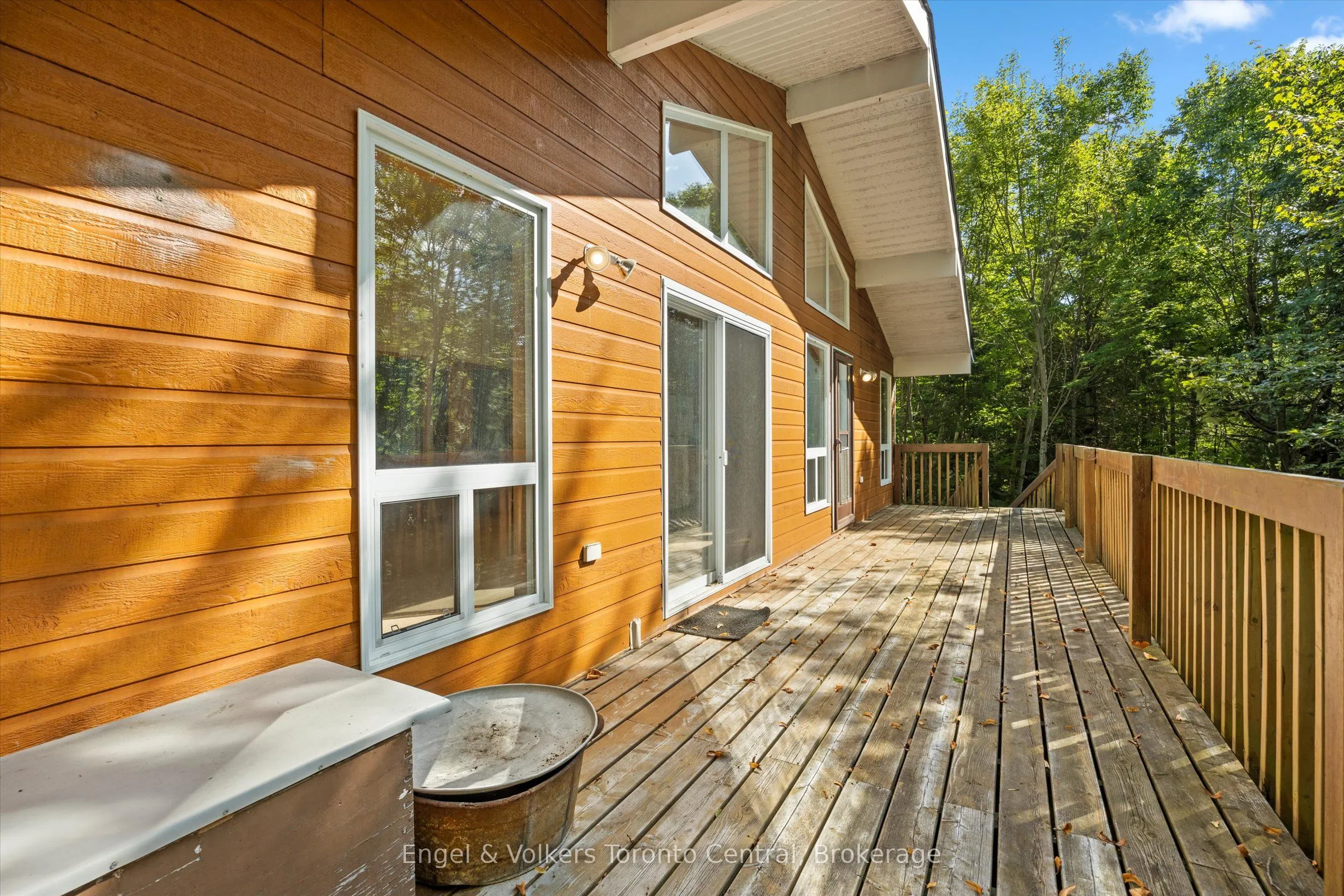 13 HICKORY Crescent
