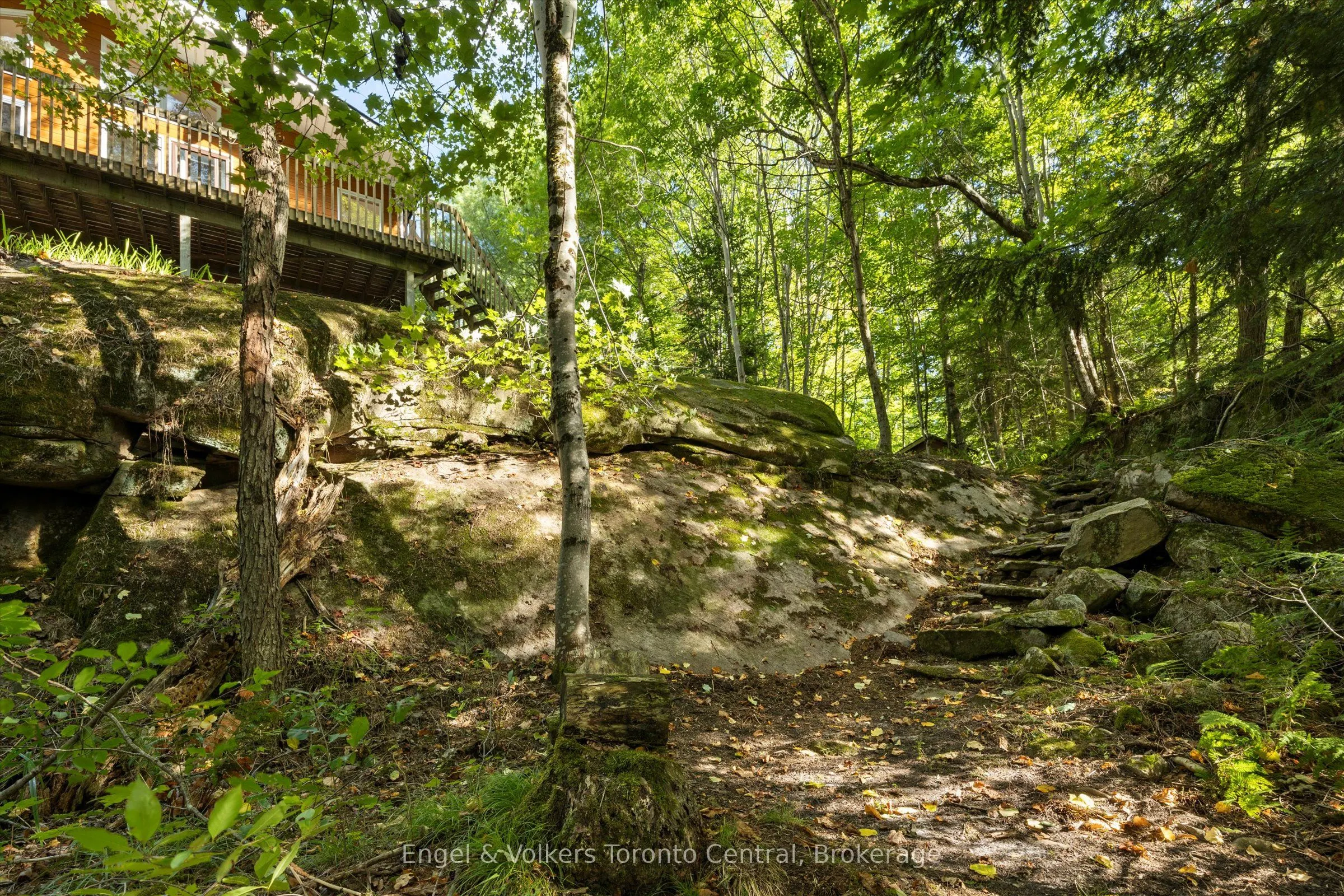 13 HICKORY Crescent