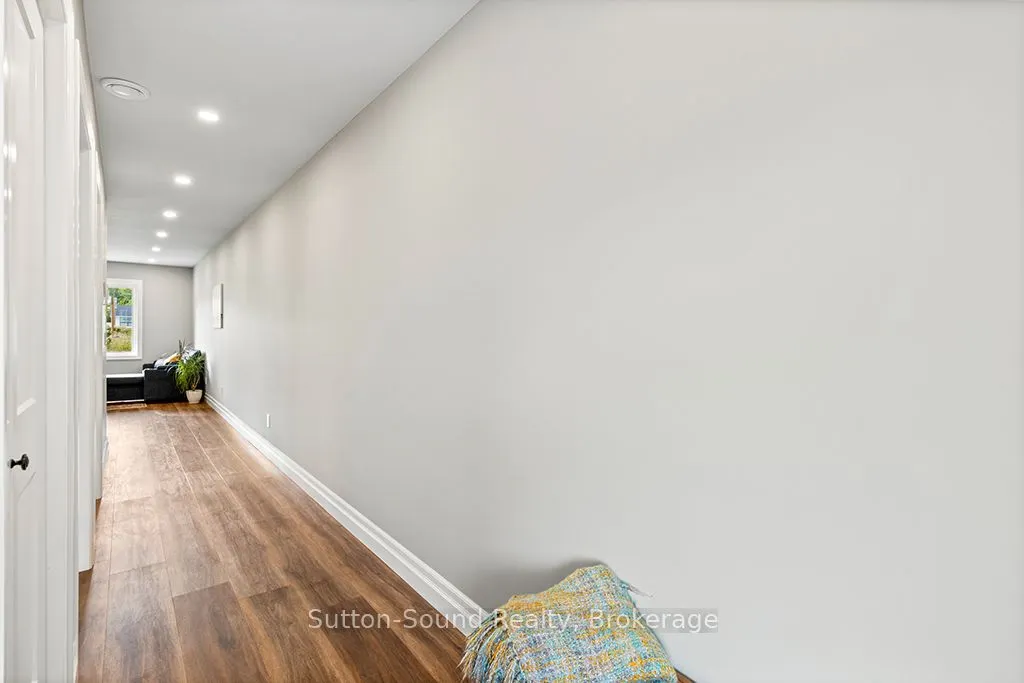 18 Maple Golf Crescent, #1