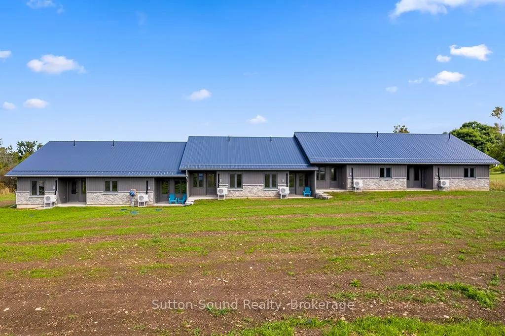 18 Maple Golf Crescent, #1