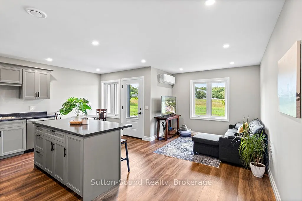 18 Maple Golf Crescent, #1