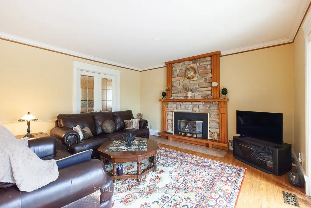 25 BLOOMFIELD Drive