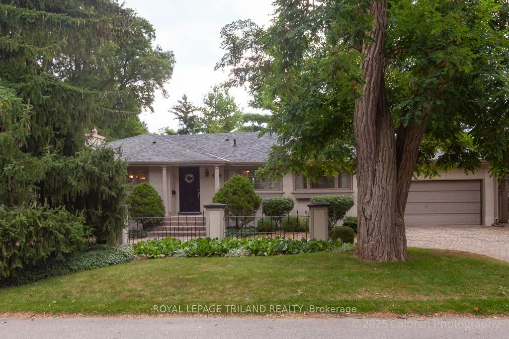 25 BLOOMFIELD Drive