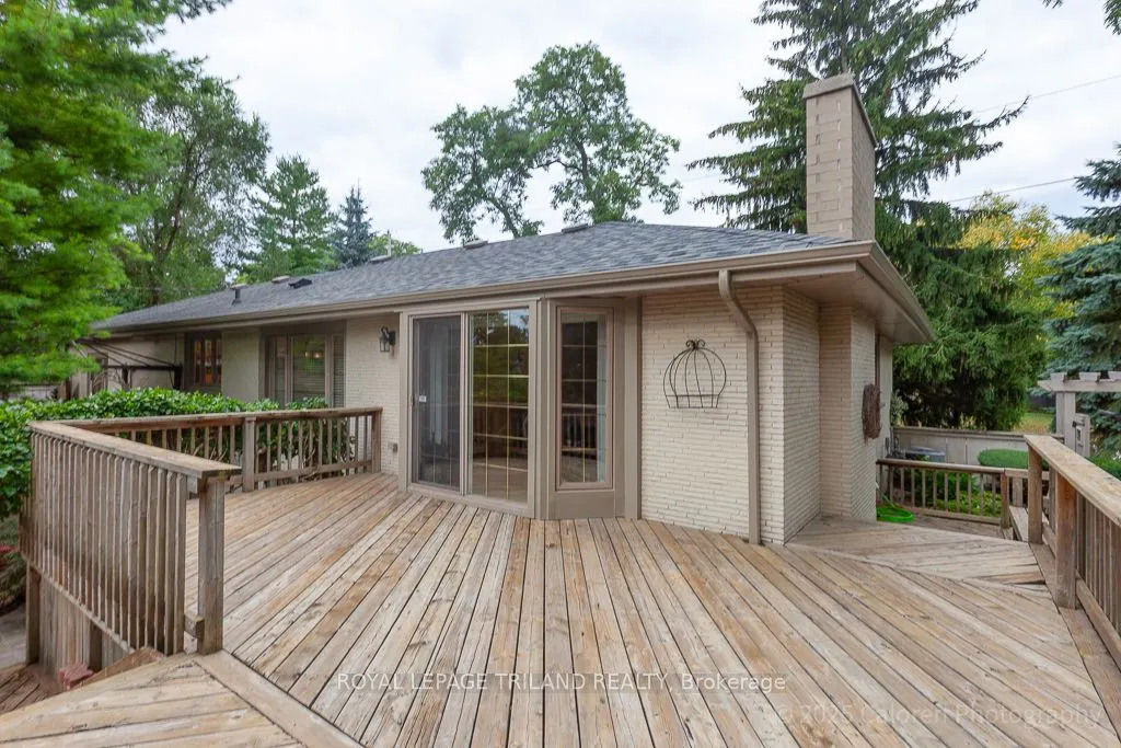 25 BLOOMFIELD Drive