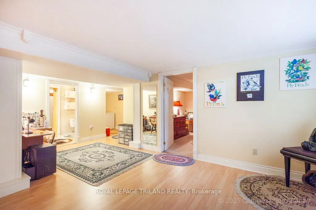 25 BLOOMFIELD Drive