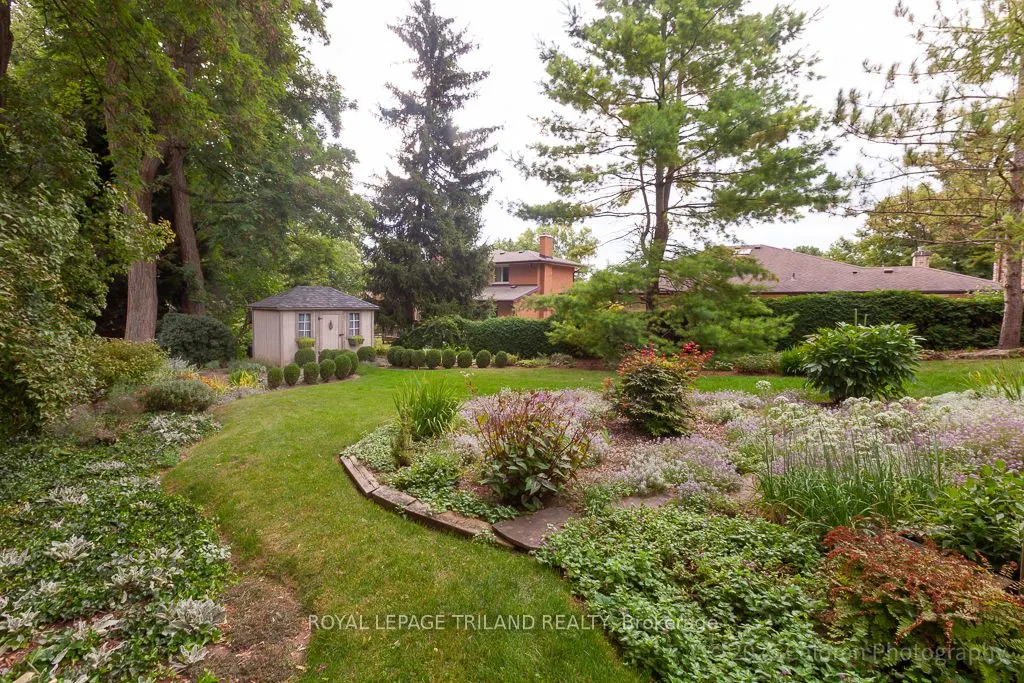 25 BLOOMFIELD Drive