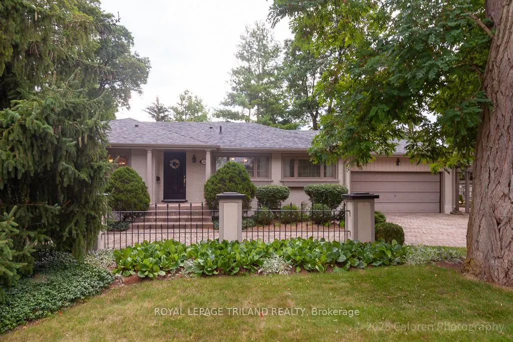 25 BLOOMFIELD Drive