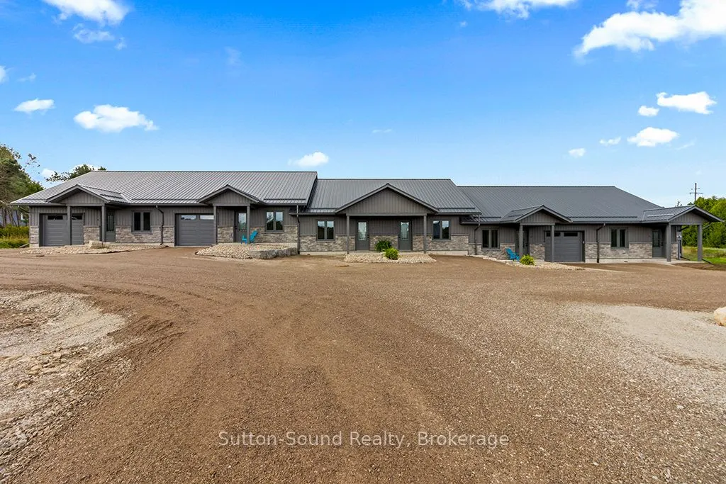 18 Maple Golf Crescent, #3