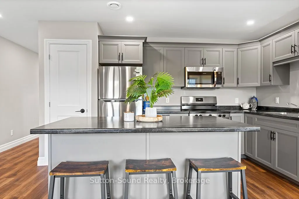 18 Maple Golf Crescent, #3