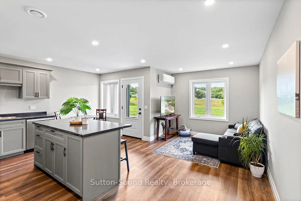 18 Maple Golf Crescent, #3